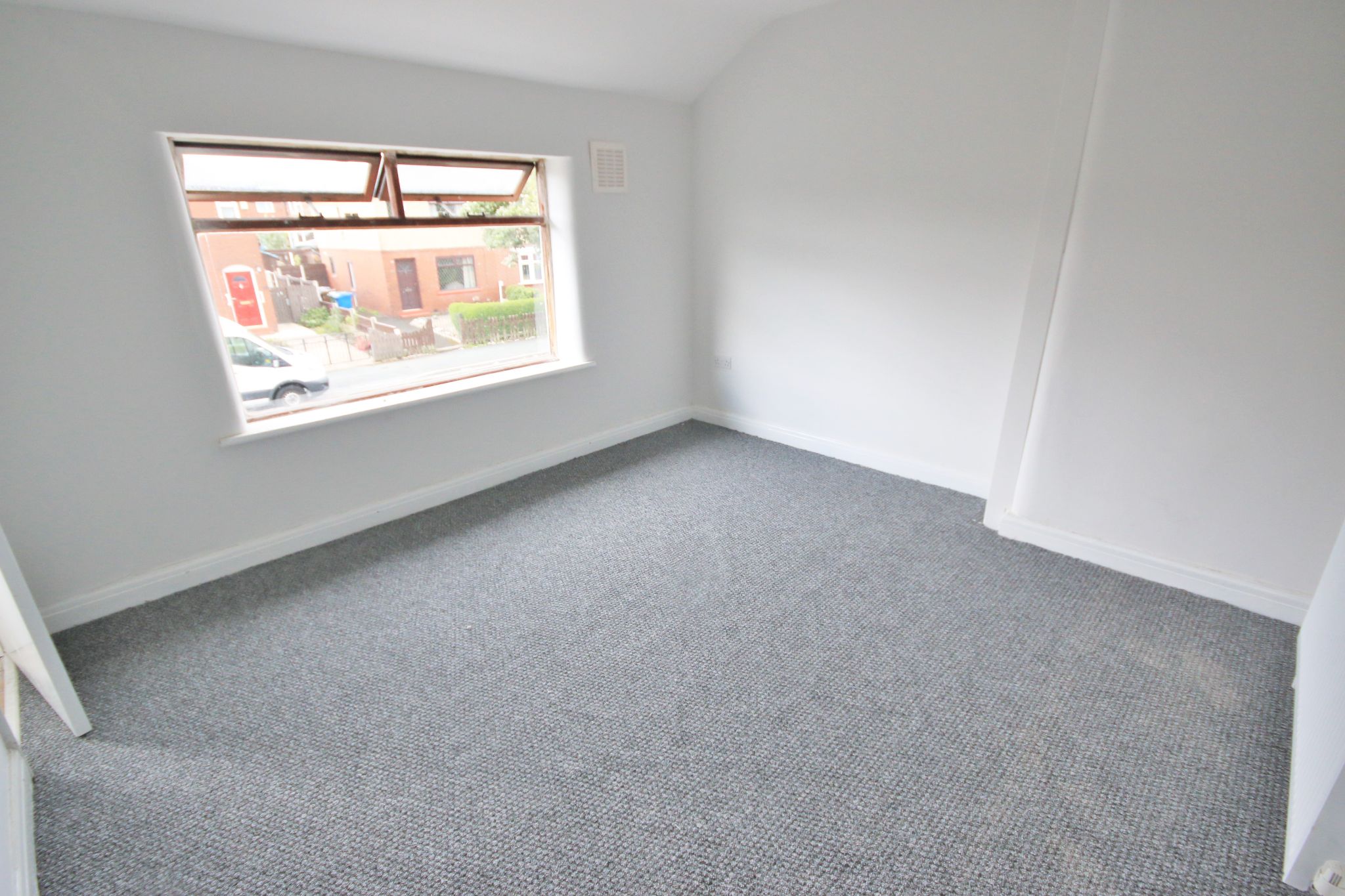 3 bedroom semi-detached house Let in Wigan - Photograph 6.