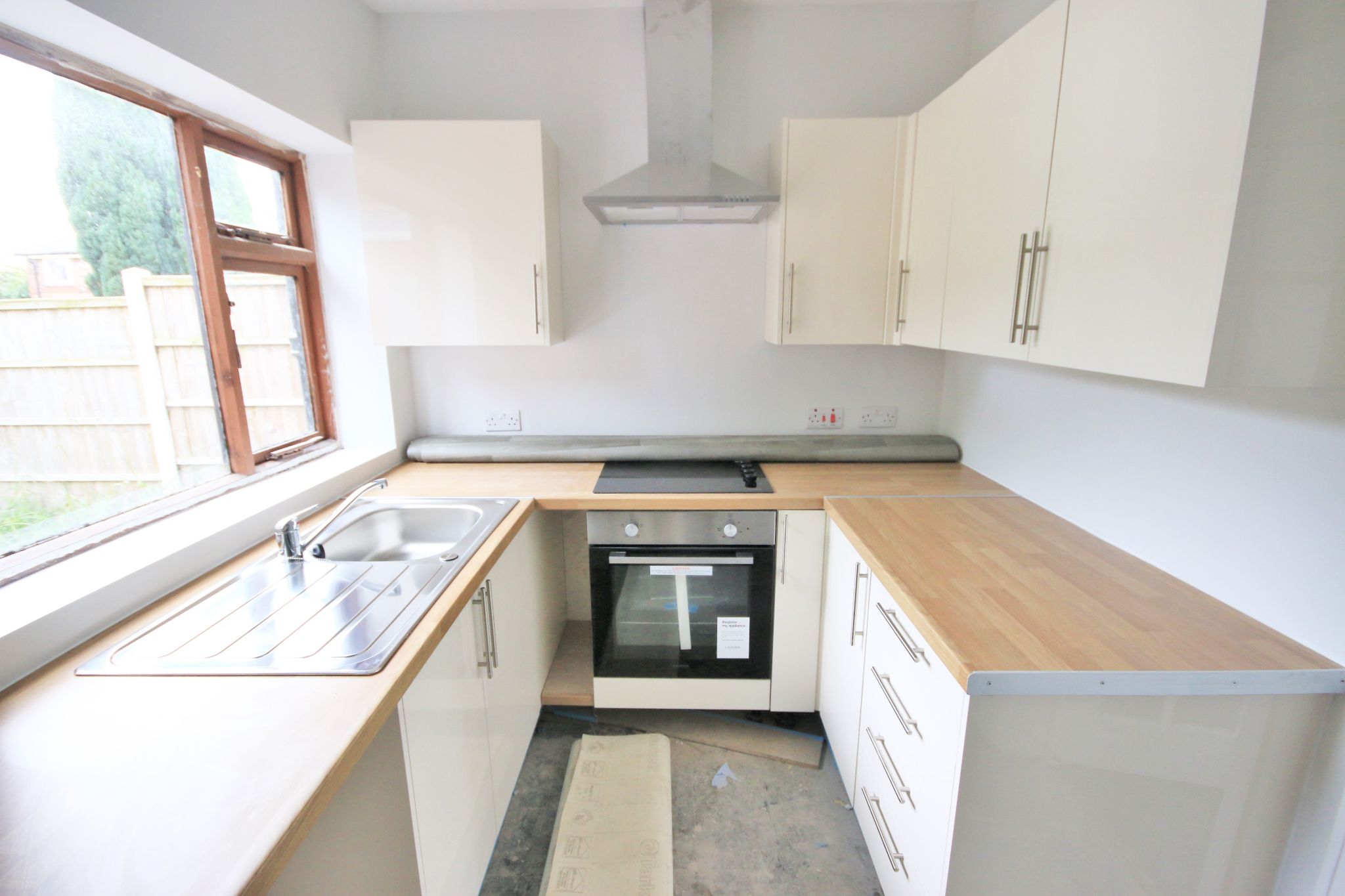 3 bedroom semi-detached house Let in Wigan - Photograph 4.