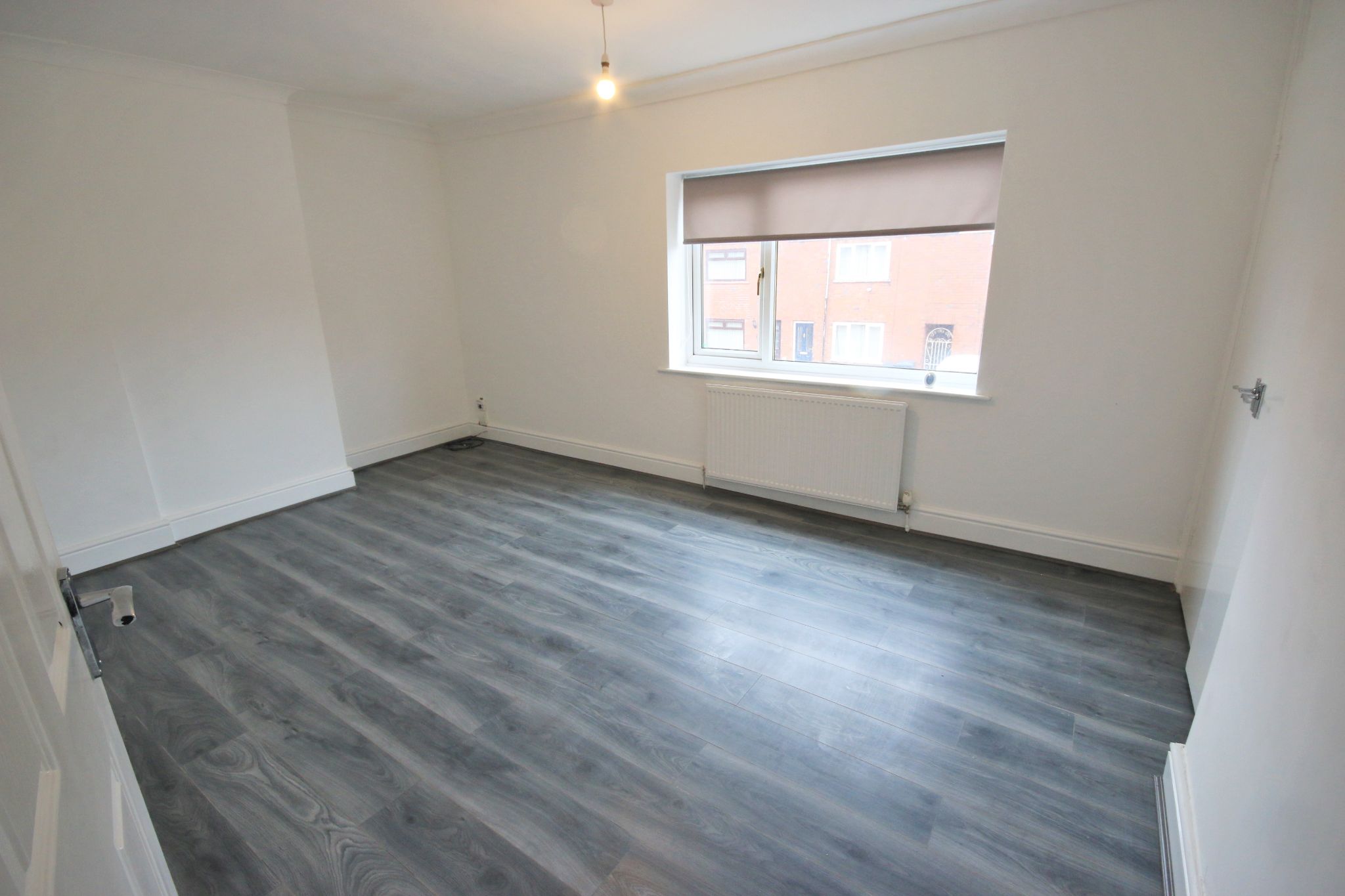 2 bedroom mid terraced house Let in Wigan - Photograph 5.