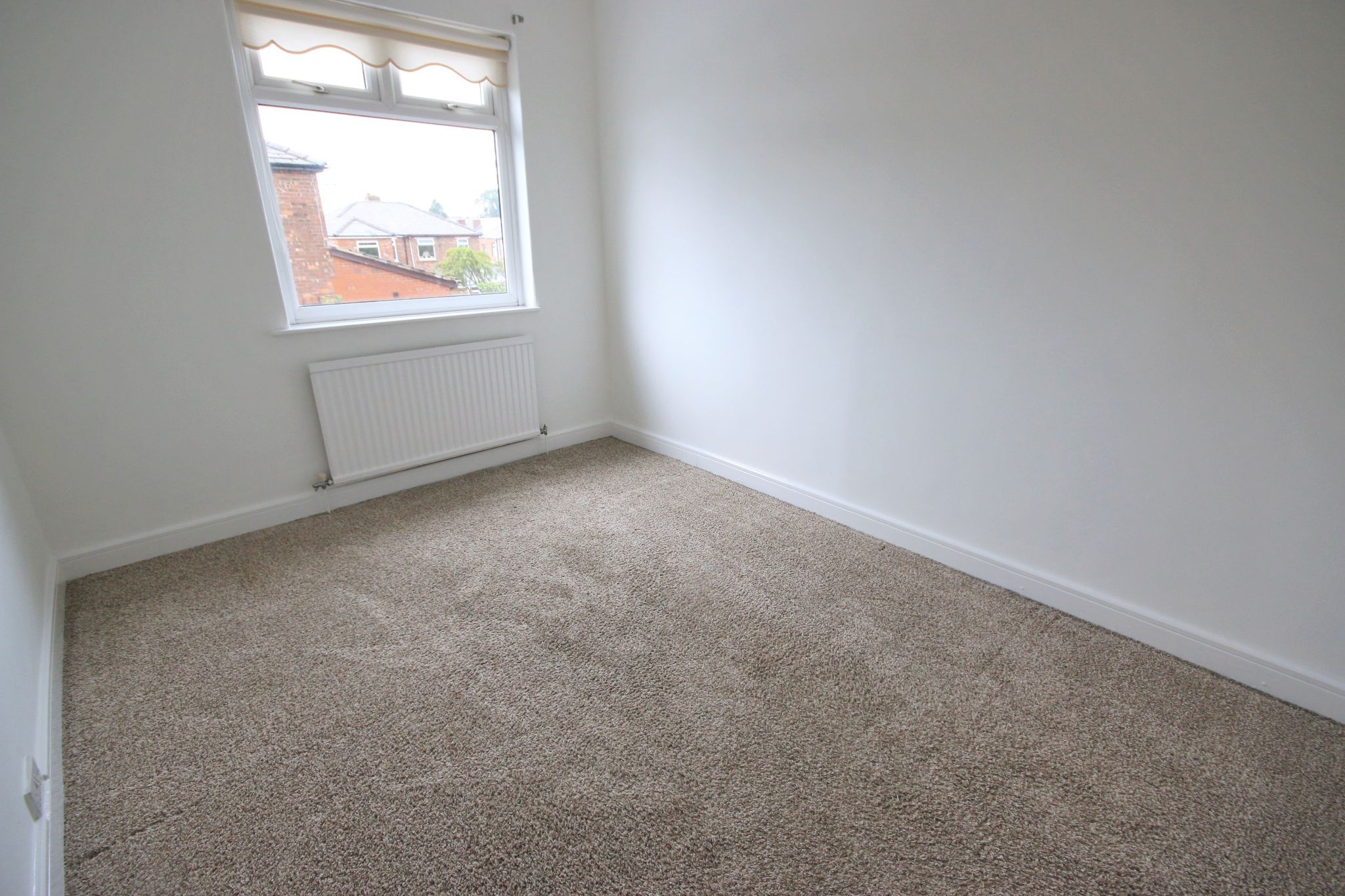 3 bedroom semi-detached house Let in Wigan - Photograph 10.