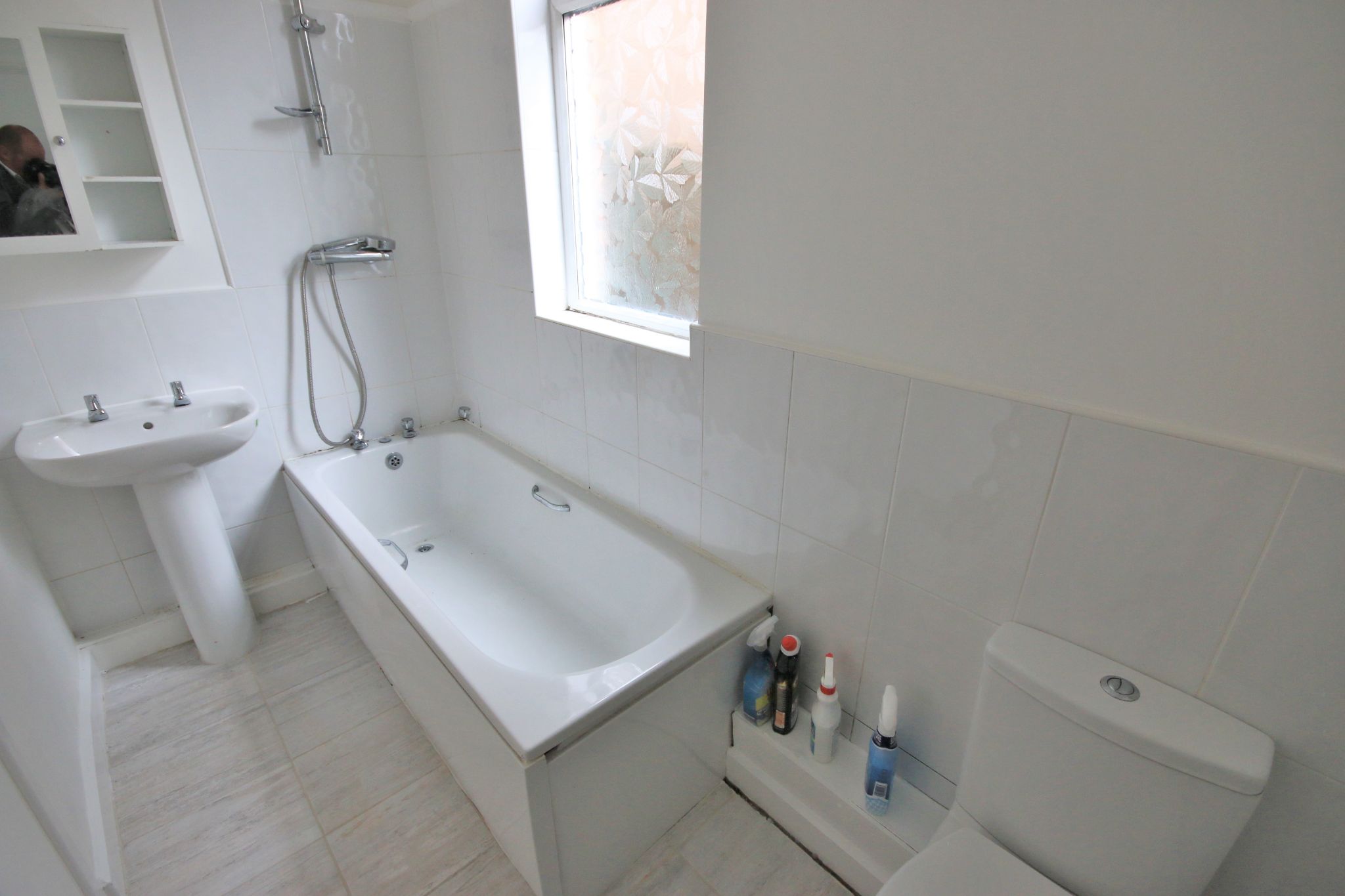 3 bedroom semi-detached house Let in Wigan - Photograph 7.