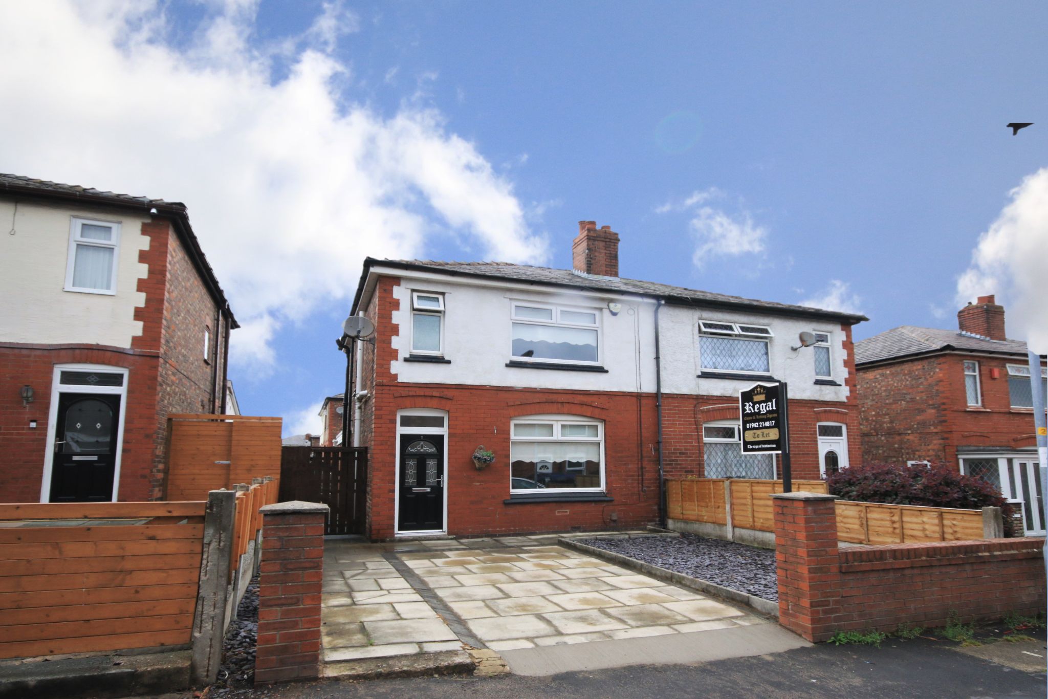 3 bedroom semi-detached house Let in Wigan - Photograph 1.
