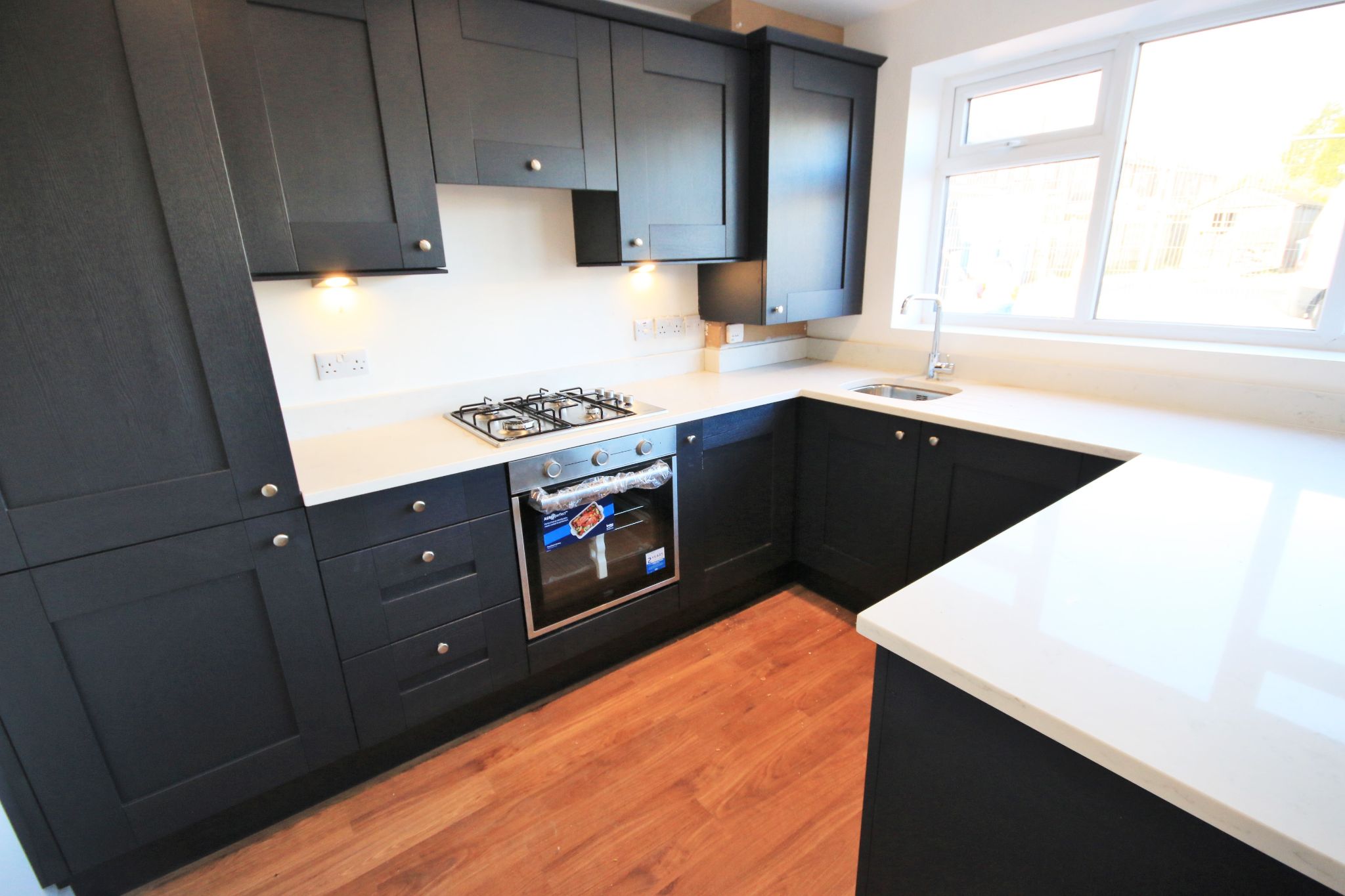 3 bedroom mews house Let in Wigan - Photograph 3.