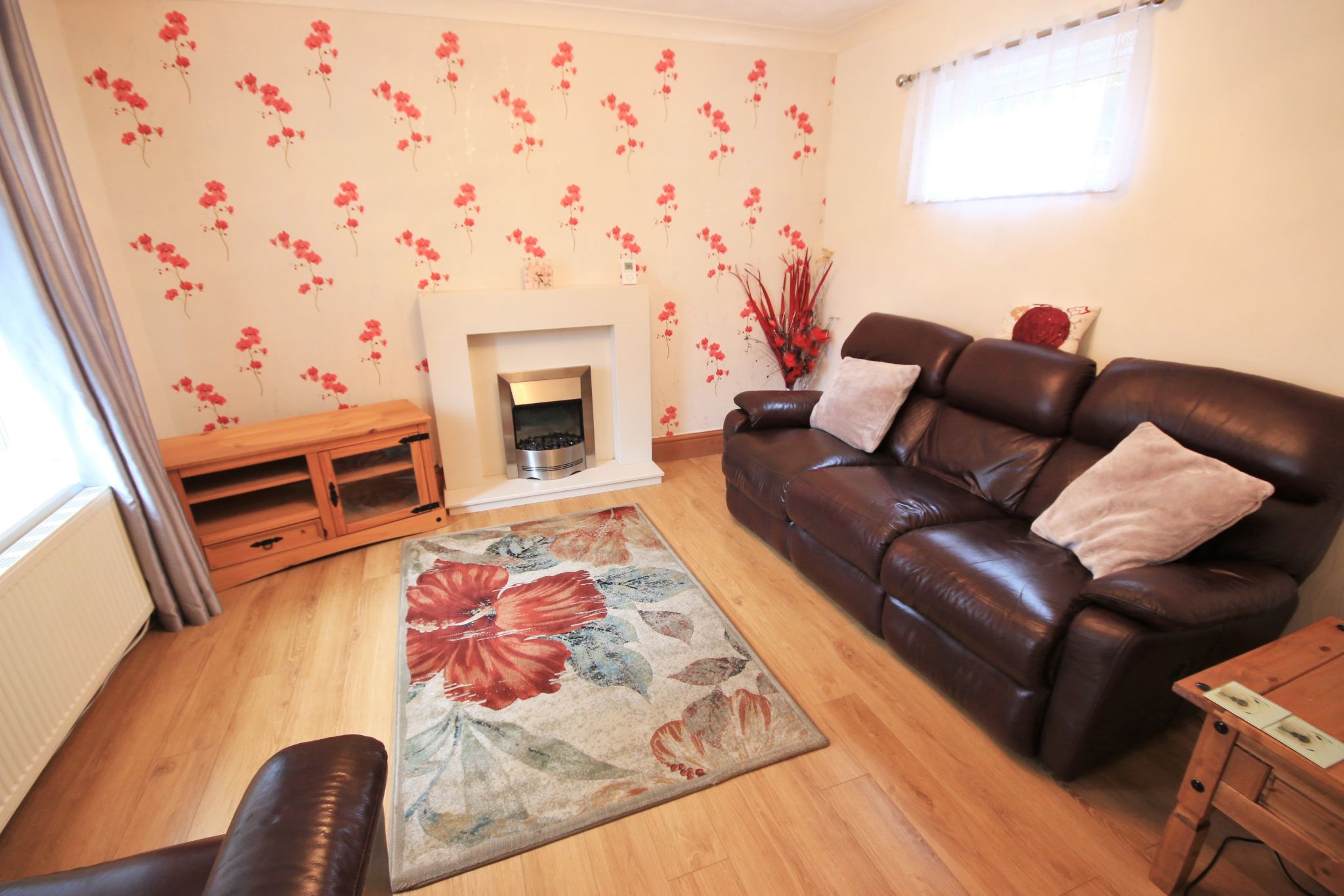 3 bedroom mews house To Let in Wigan - Property photograph.