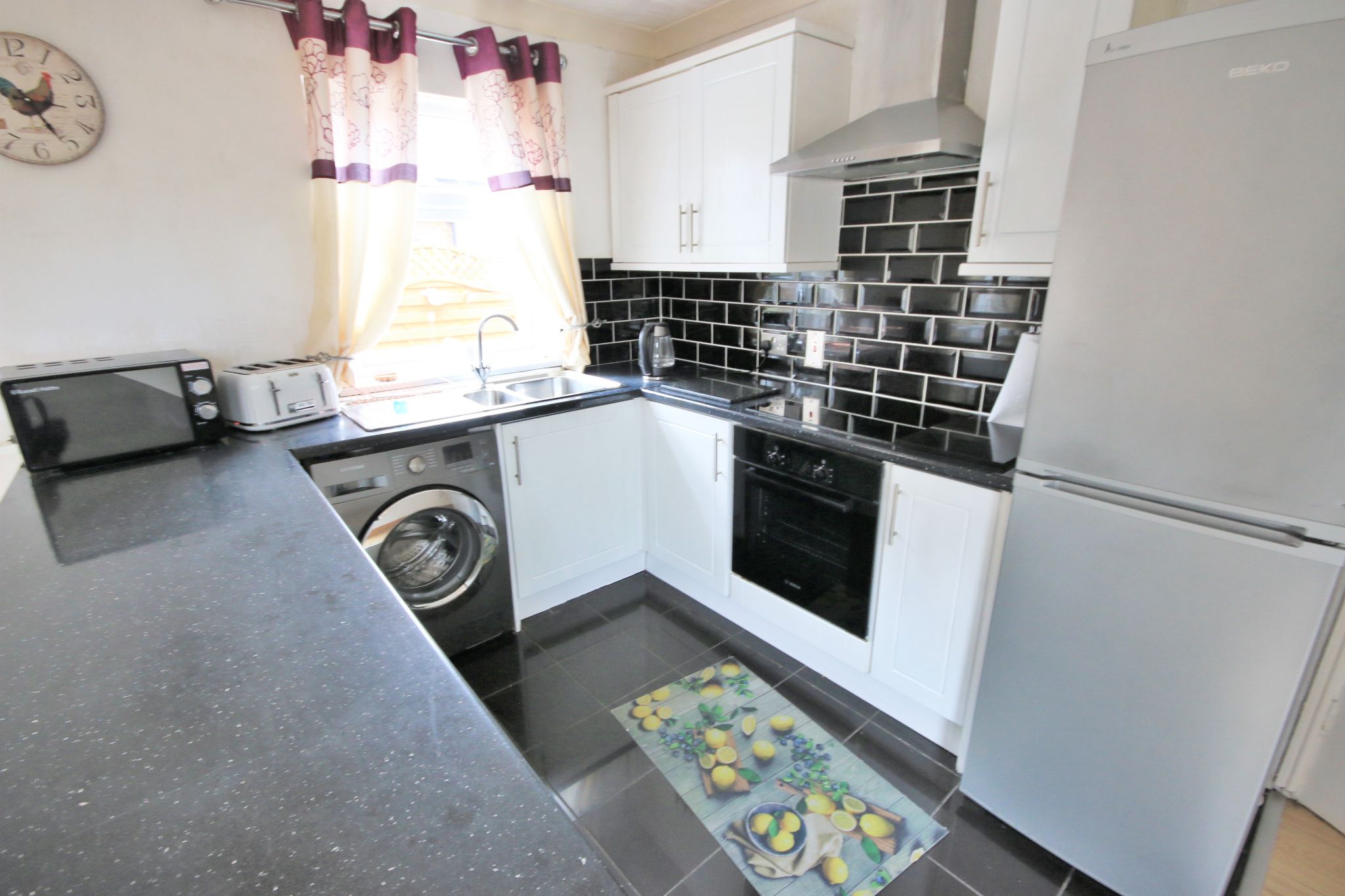 3 bedroom mews house To Let in Wigan - Photograph 6.