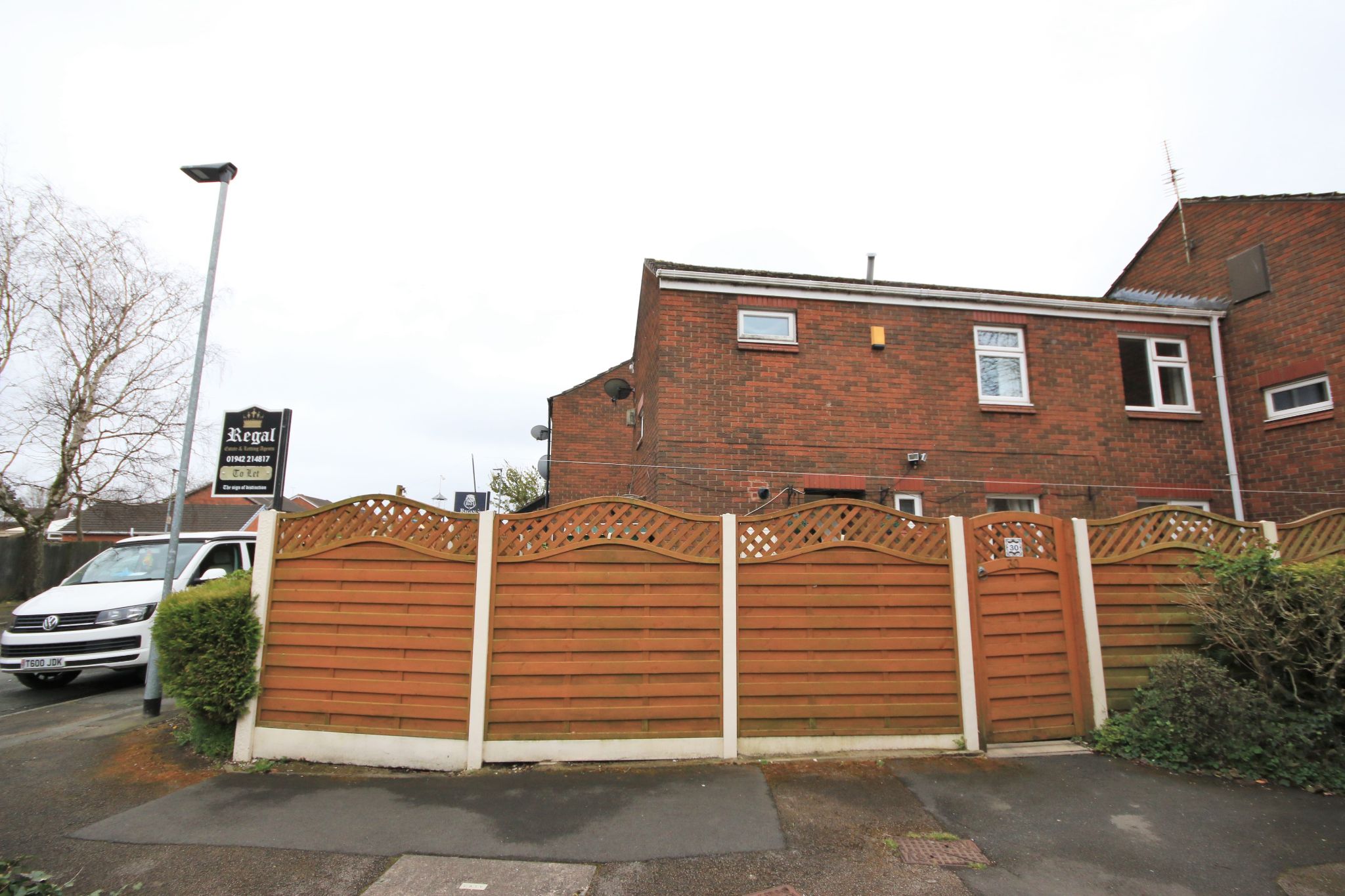 3 bedroom mews house To Let in Wigan - Property photograph.