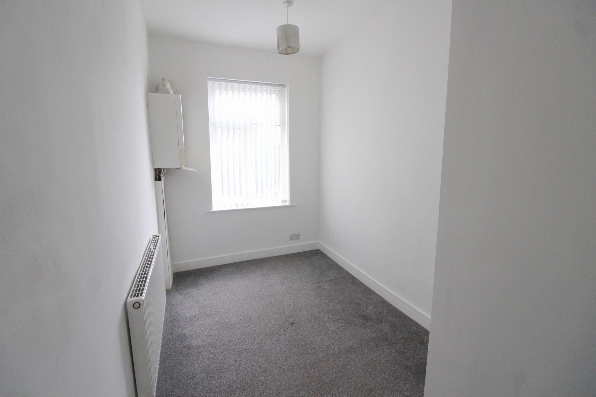 3 bedroom mid terraced house Let in Wigan - Photograph 12.