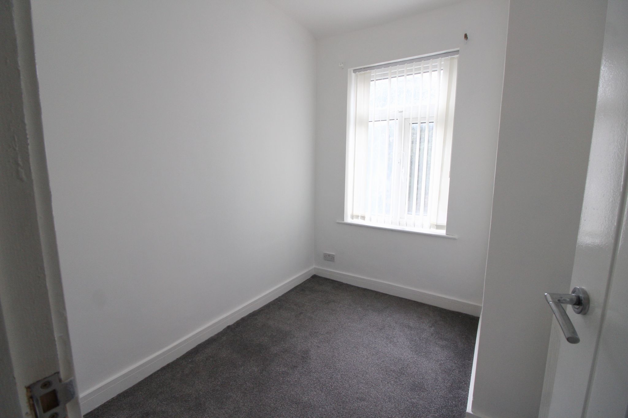 3 bedroom mid terraced house Let in Wigan - Photograph 11.