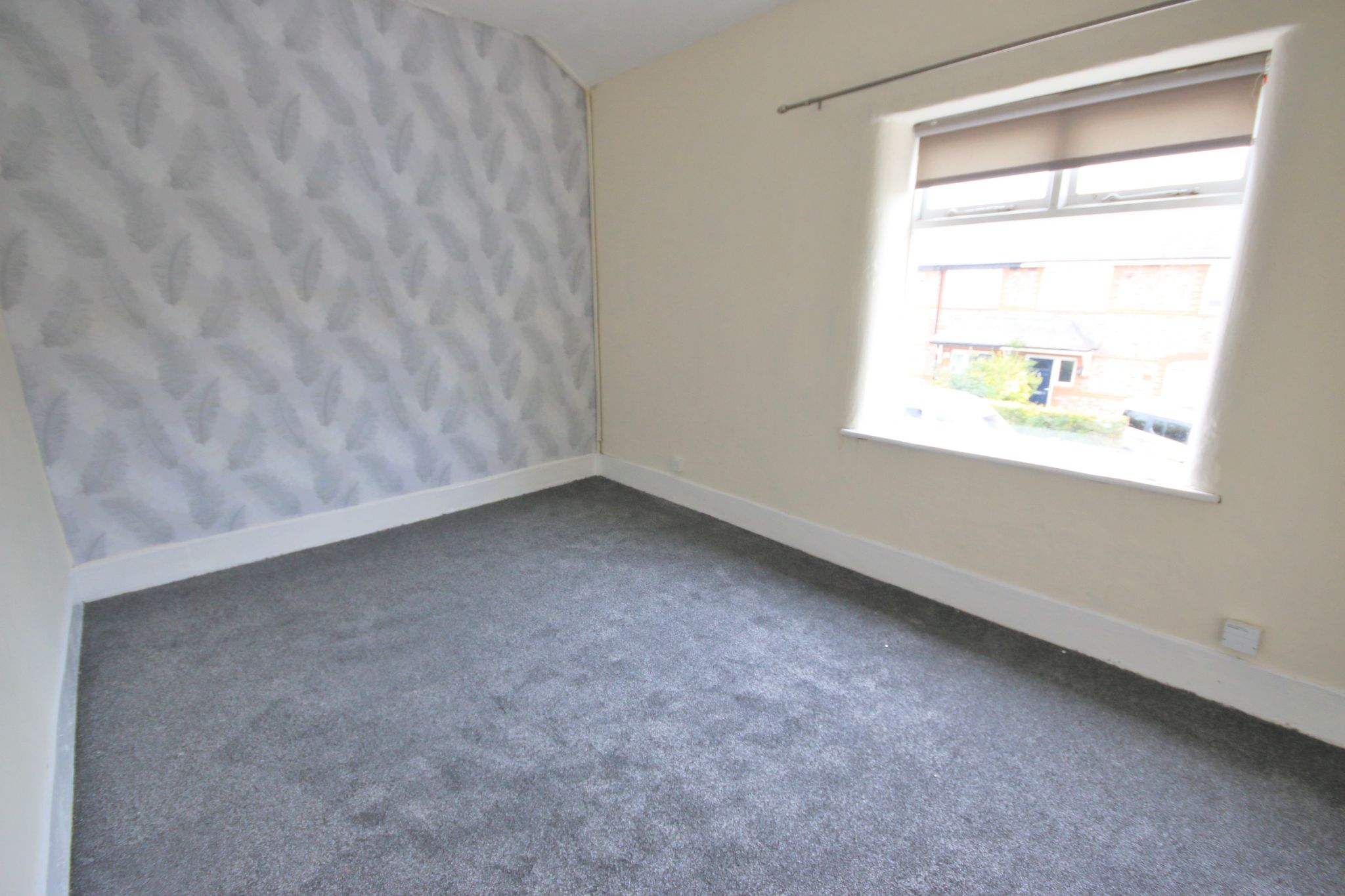 2 bedroom mid terraced house Let in Wigan - Photograph 6.