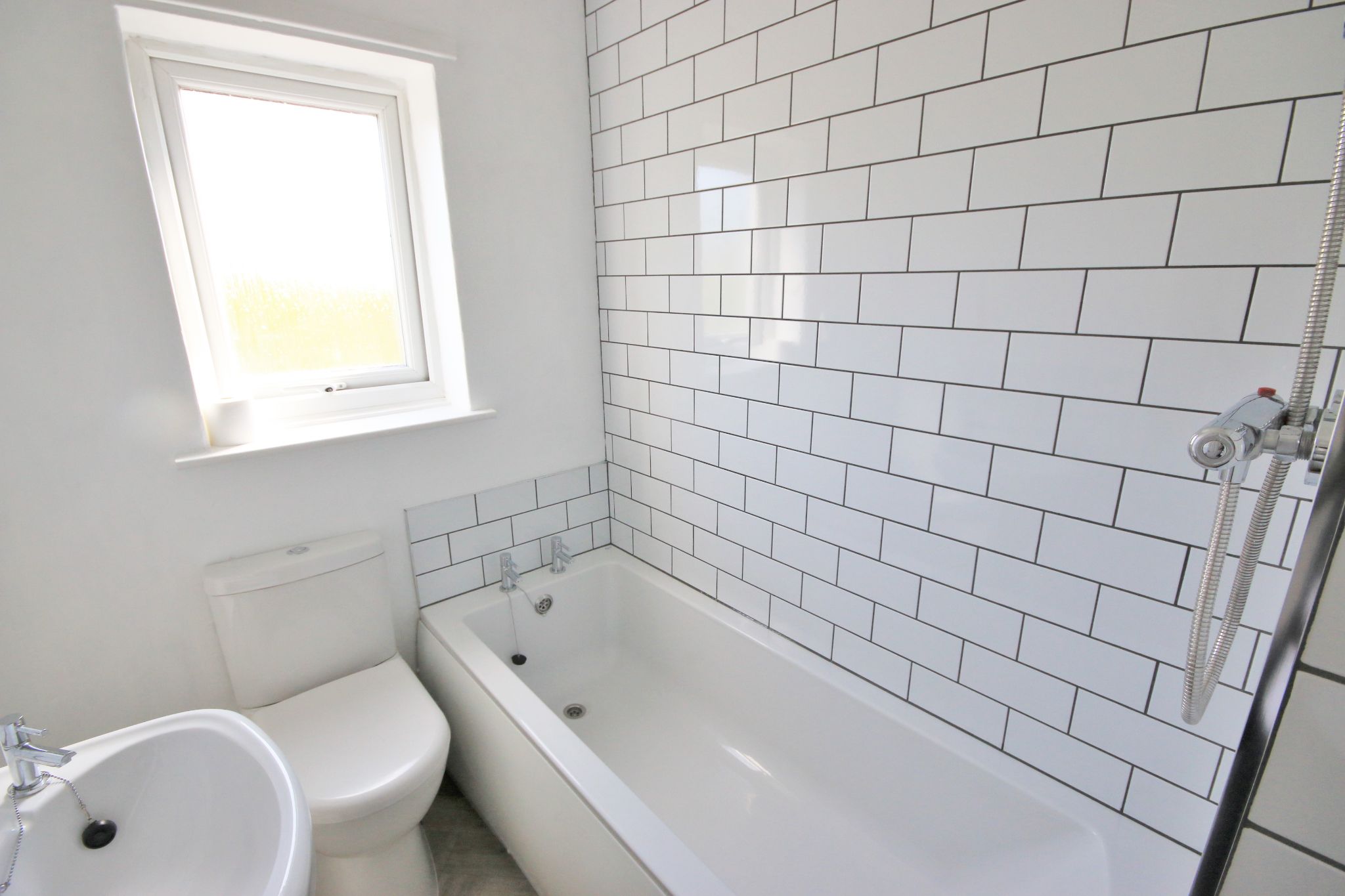 2 bedroom mid terraced house Let in Wigan - Photograph 7.