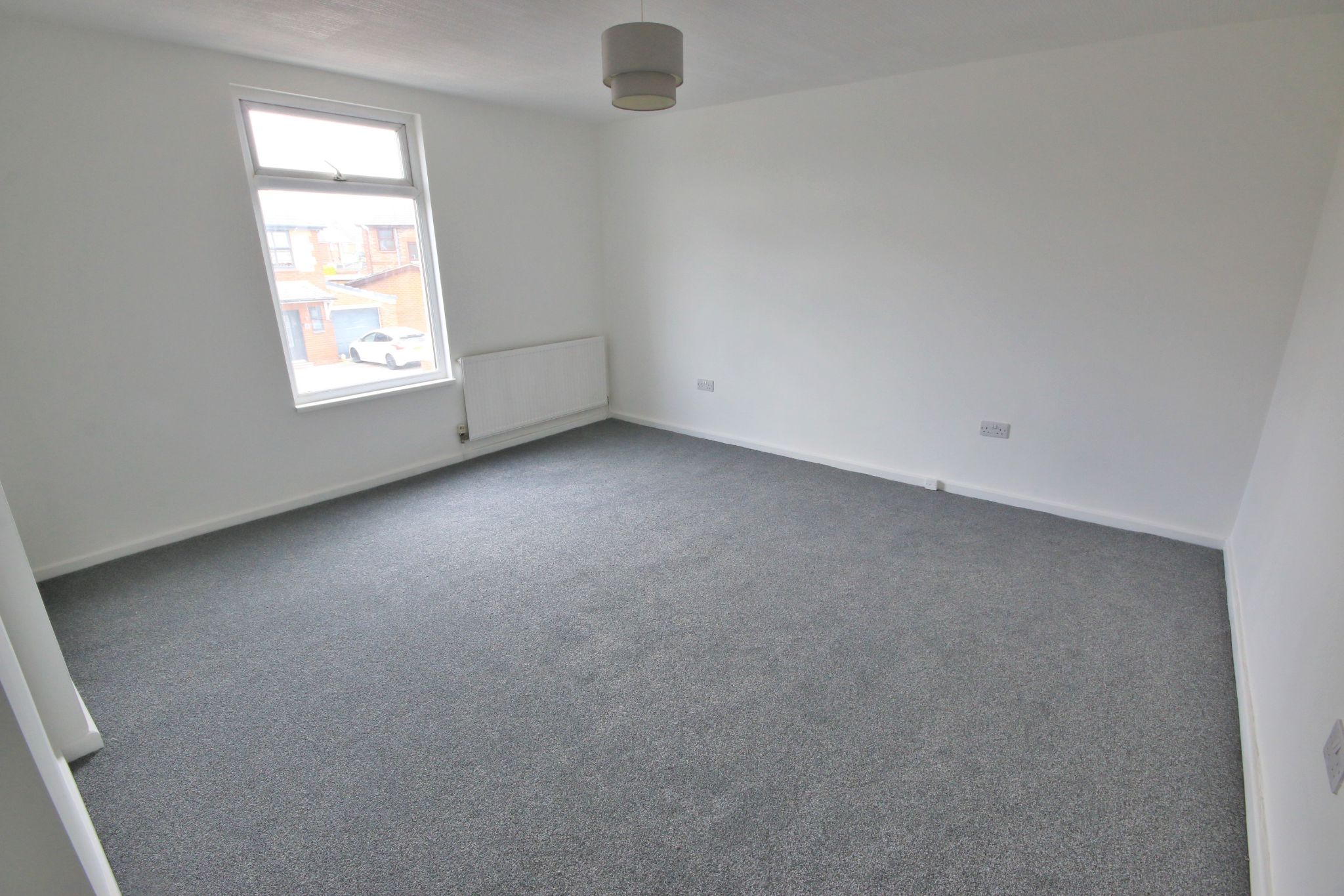 2 bedroom mid terraced house Let in Wigan - Photograph 5.