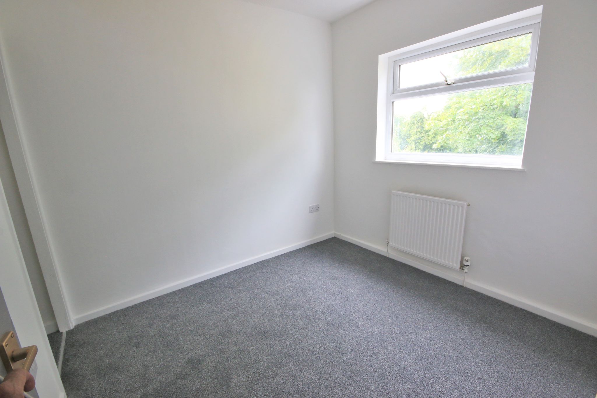 2 bedroom mid terraced house Let in Wigan - Photograph 6.