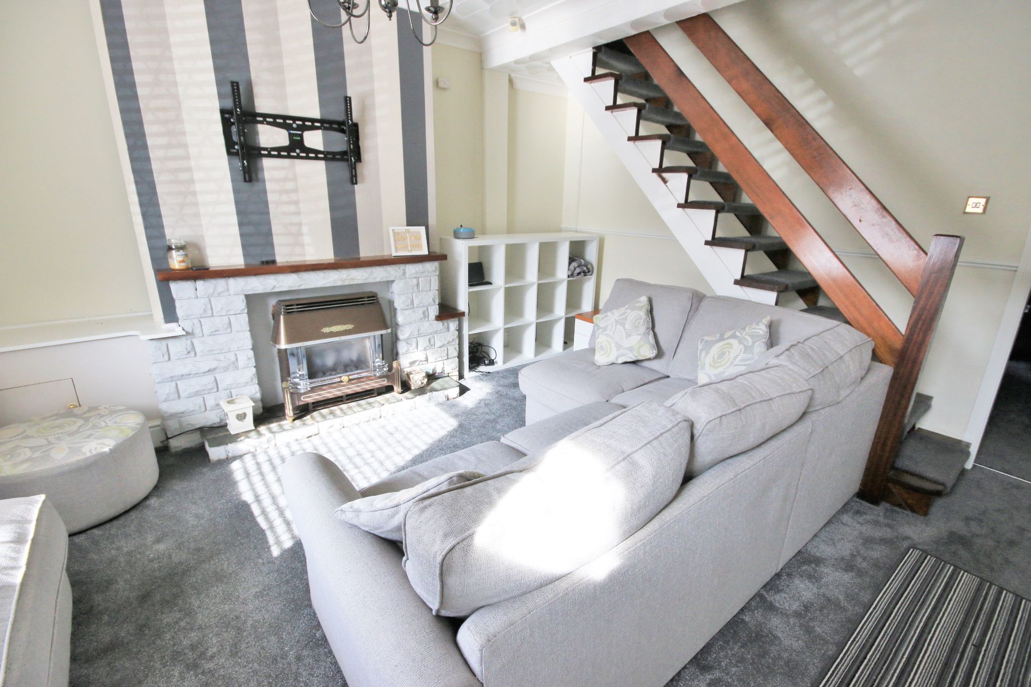 3 bedroom mid terraced house Let Agreed in Wigan - Photograph 2.