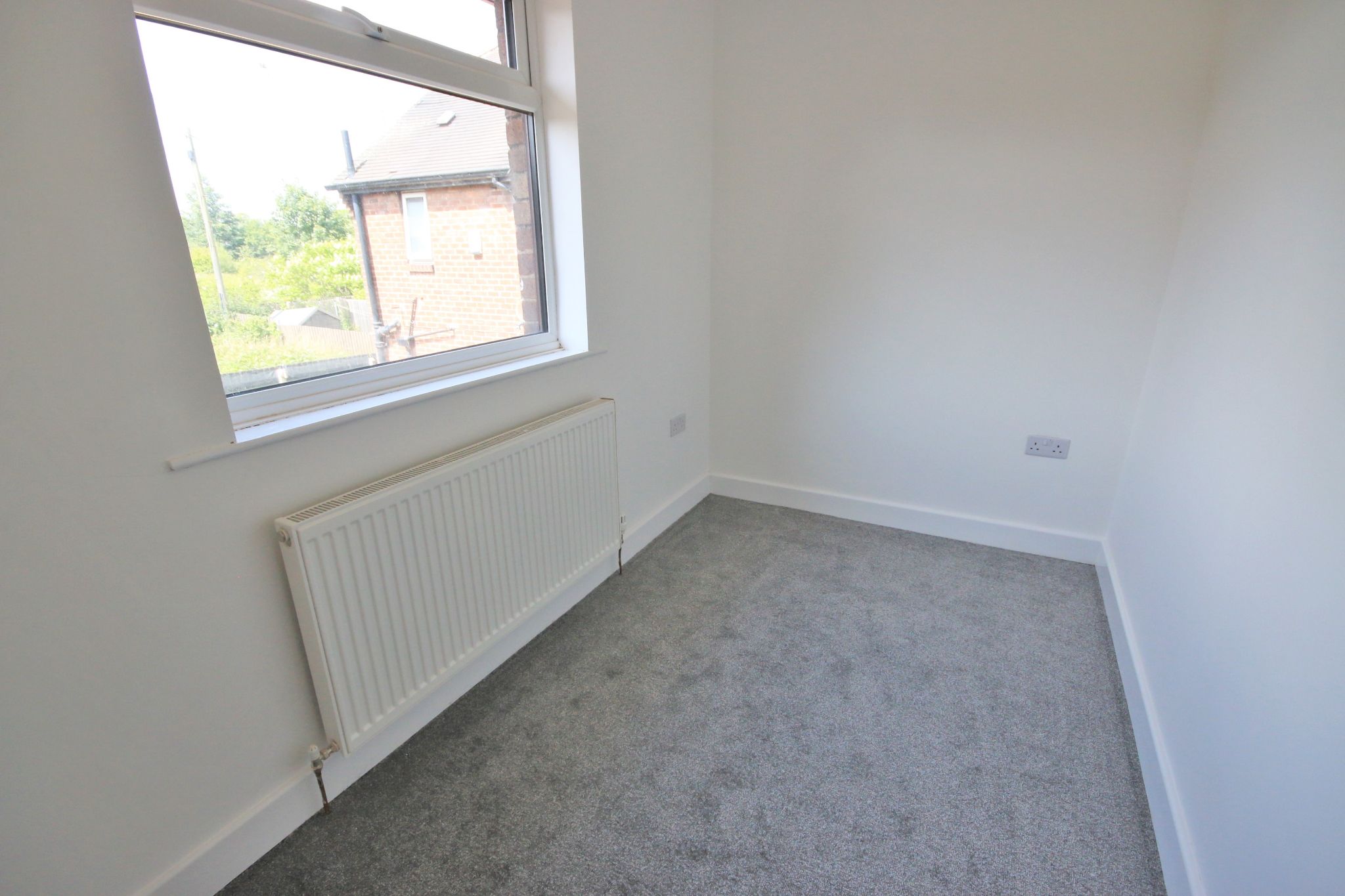 3 bedroom semi-detached house Let in Wigan - Photograph 10.