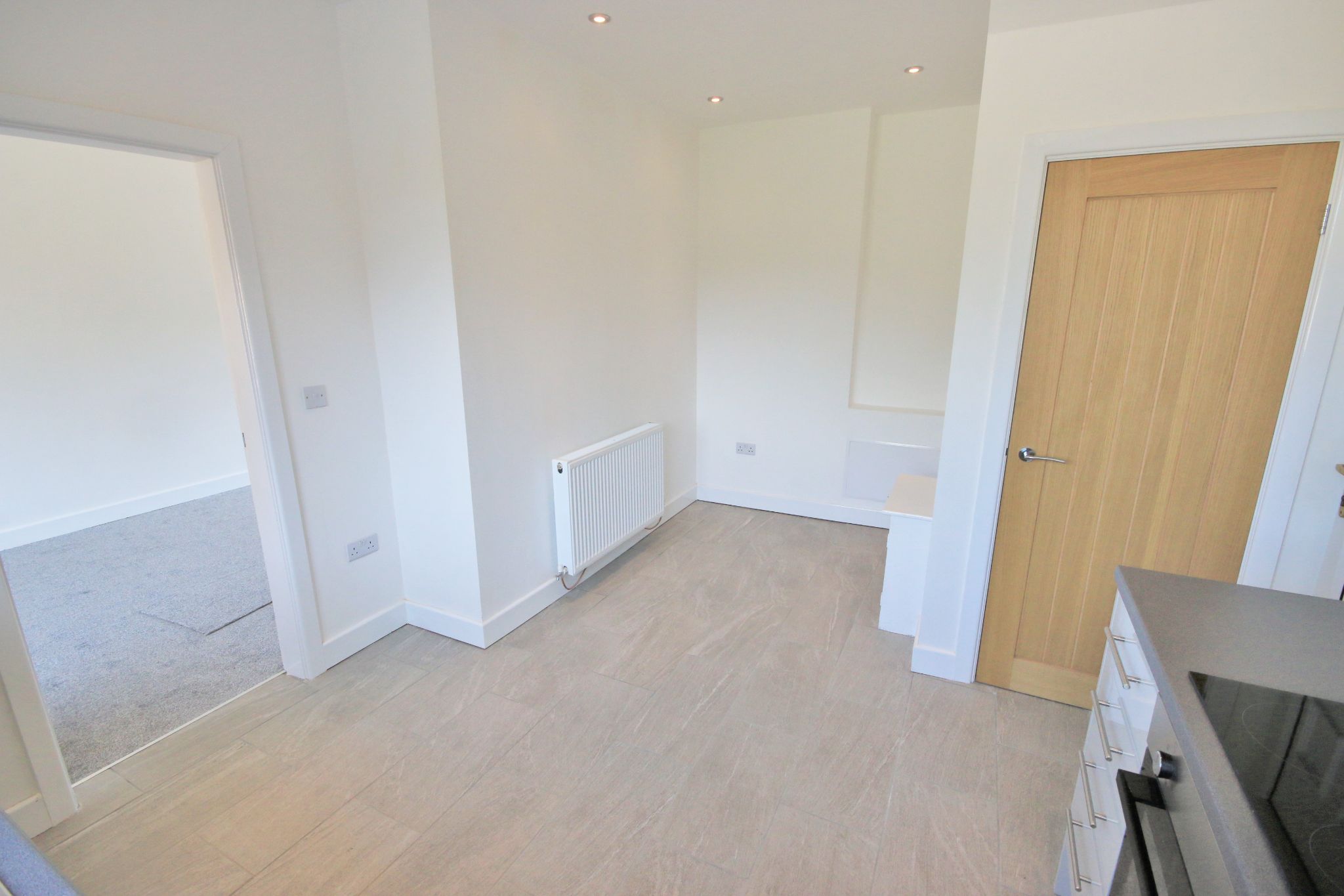 3 bedroom semi-detached house Let in Wigan - Photograph 6.