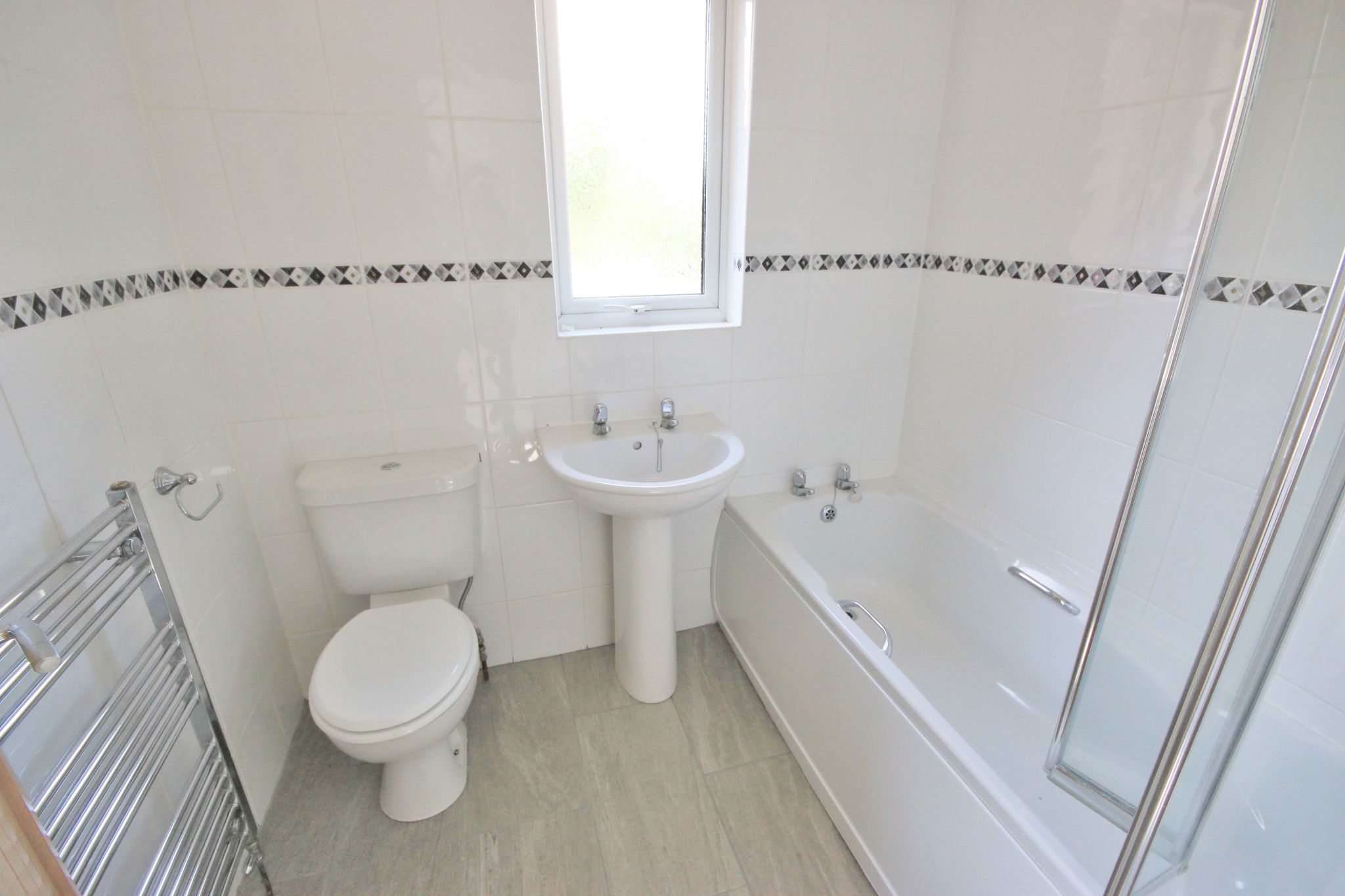 3 bedroom semi-detached house Let in Wigan - Photograph 9.