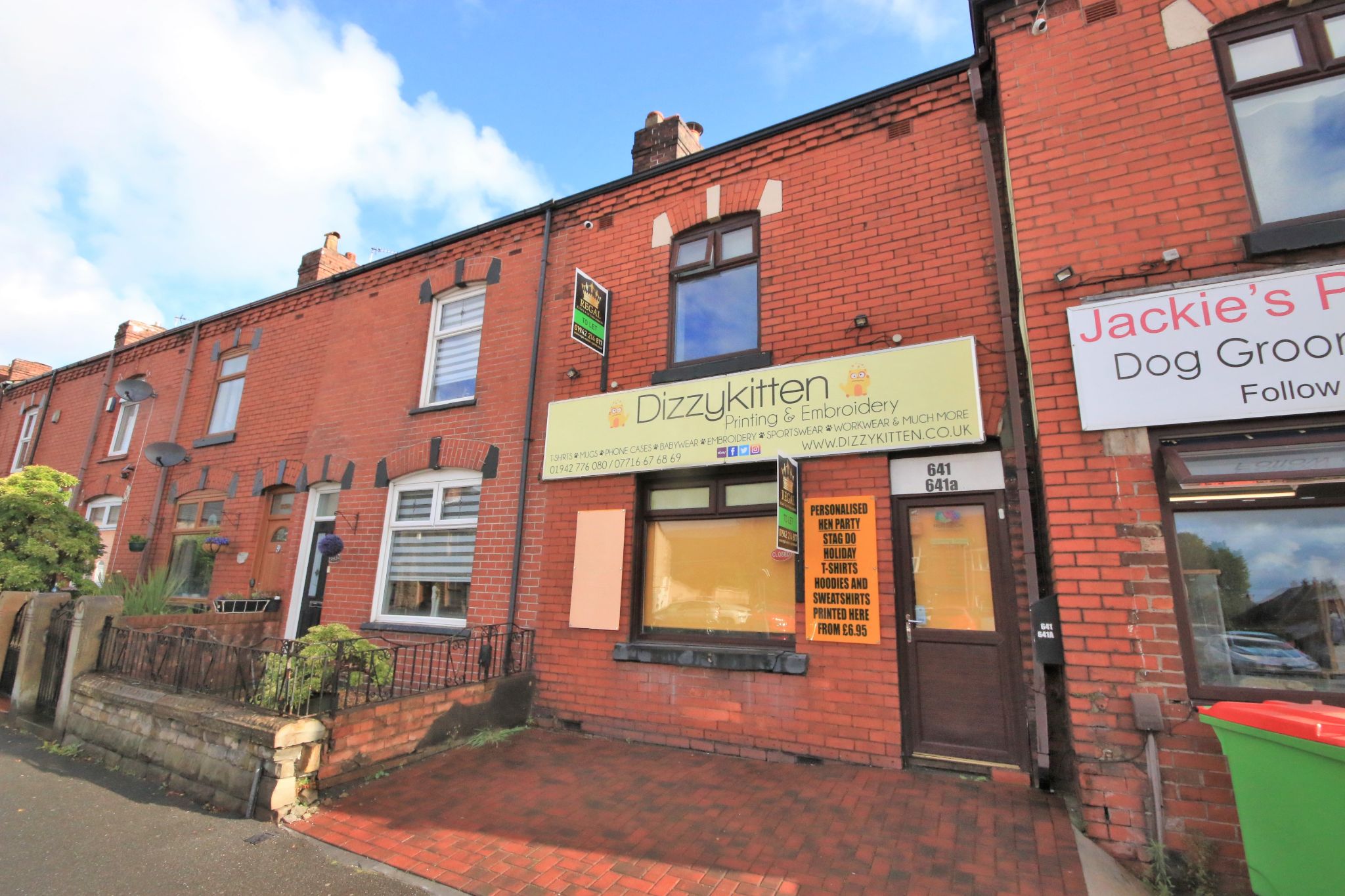 2 bedroom apartment flat/apartment Let in Wigan - Photograph 1.