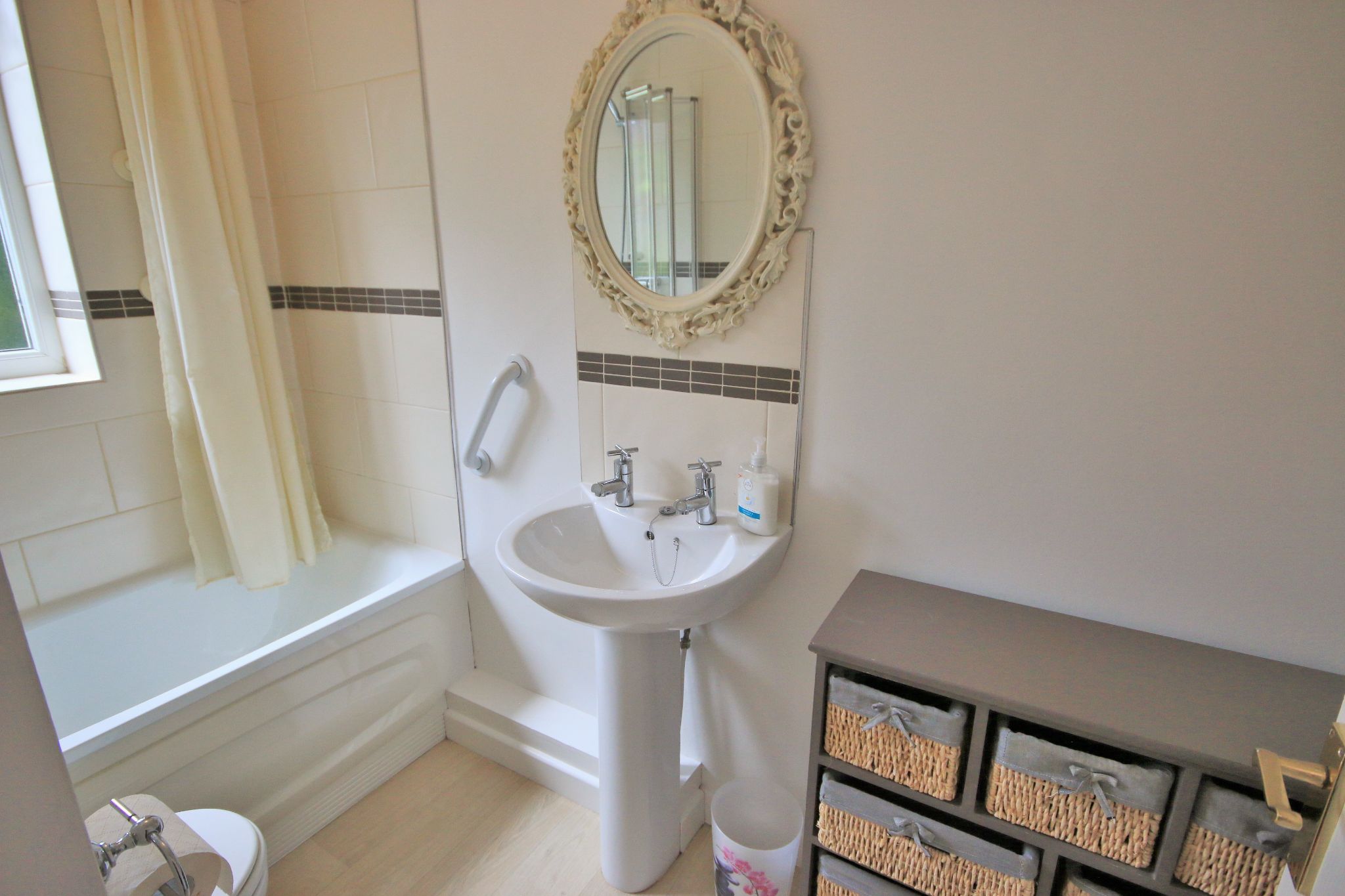 2 bedroom mid terraced house Let in Wigan - Photograph 5.