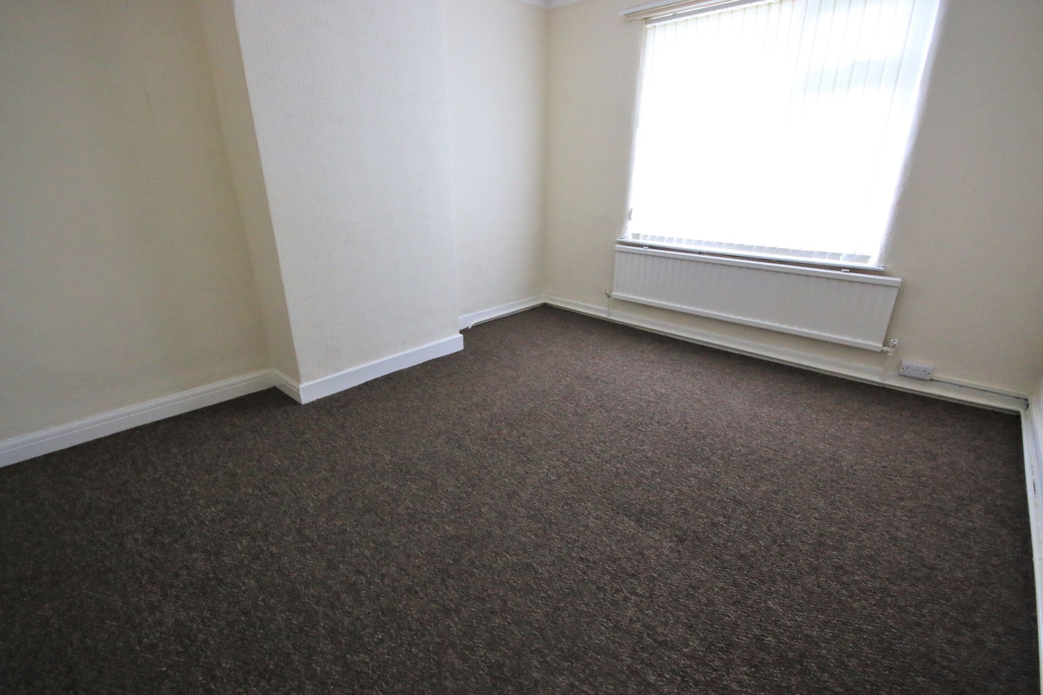 3 bedroom semi-detached house Let in Wigan - Photograph 8.