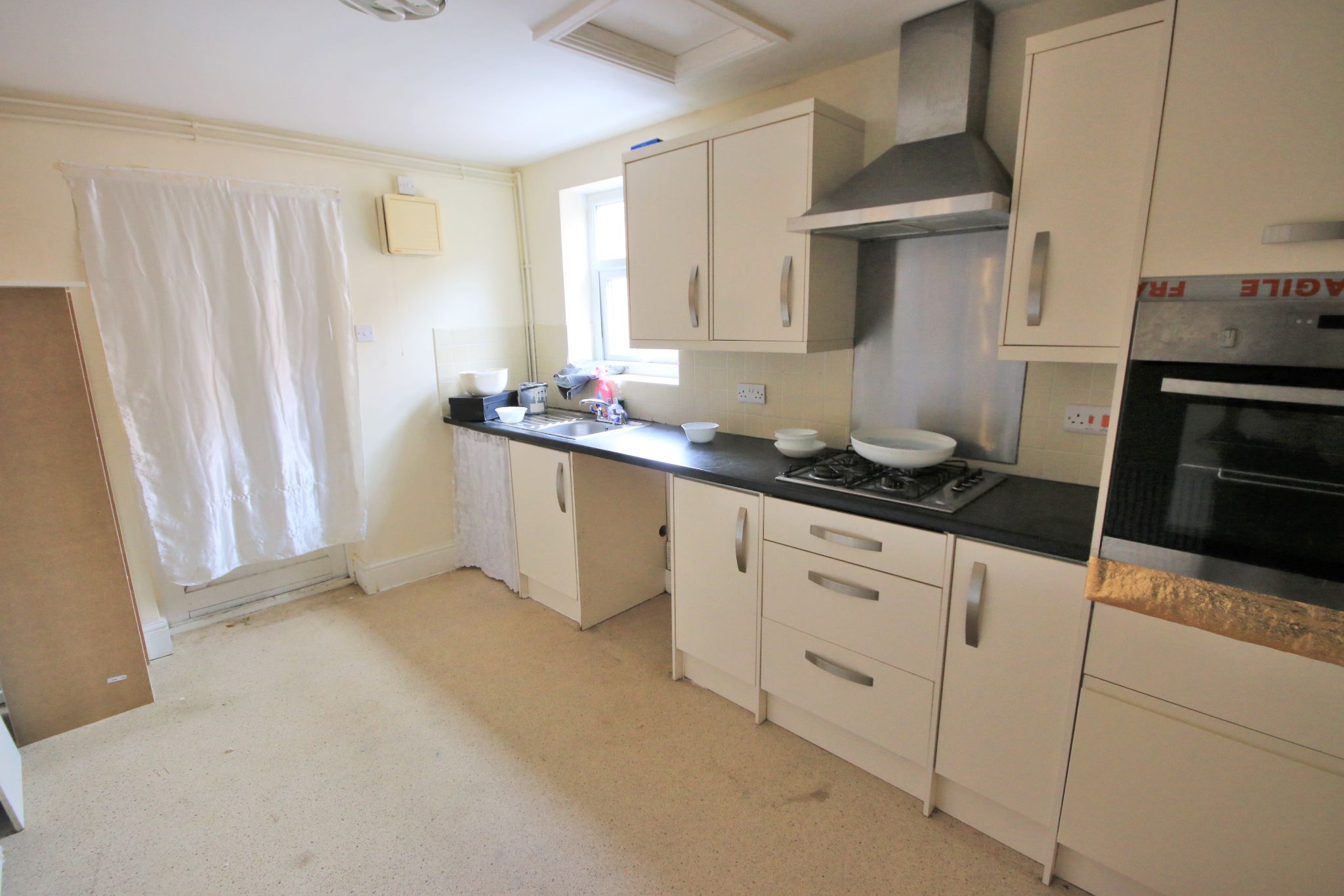 1 bedroom apartment flat/apartment Let in Wigan - Photograph 4.