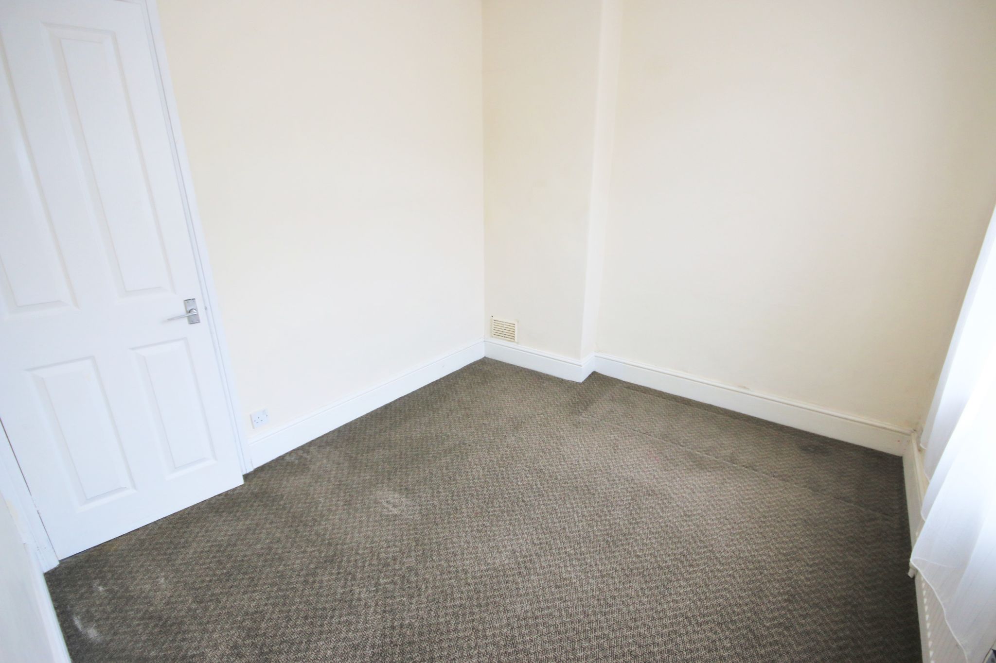 1 bedroom apartment flat/apartment Let in Wigan - Photograph 5.