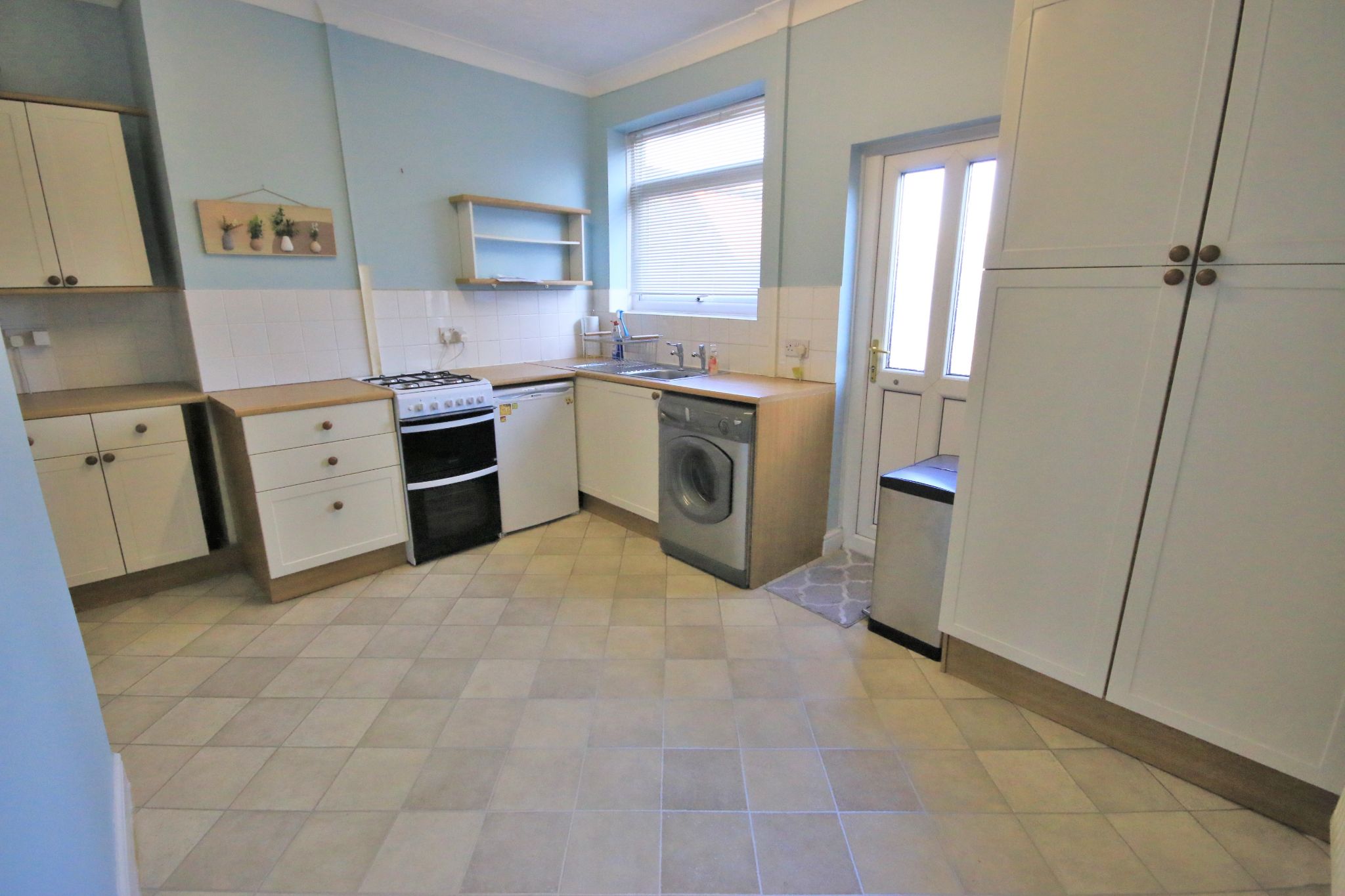2 bedroom mid terraced house Let in Wigan - Photograph 3.