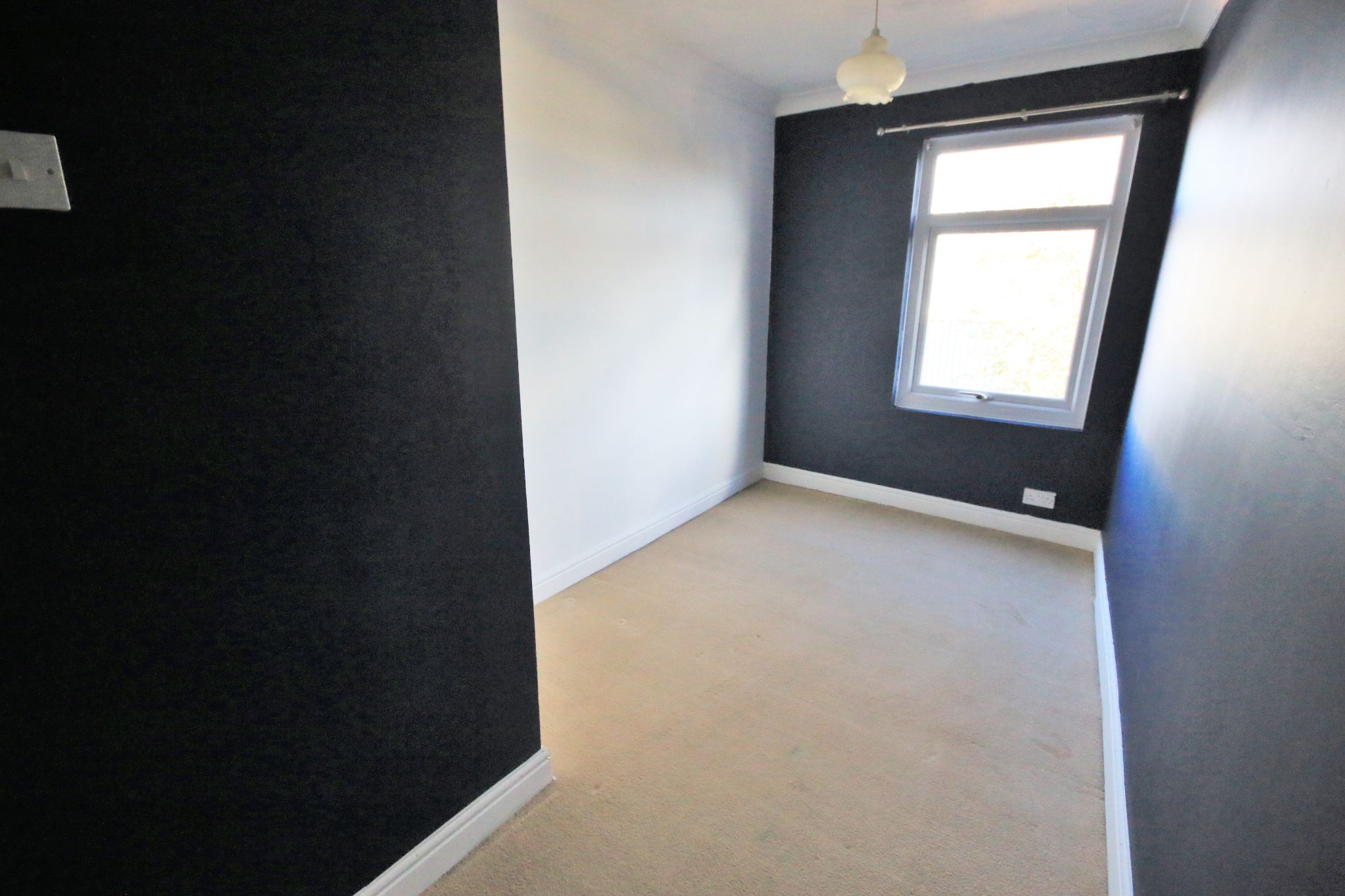 2 bedroom mid terraced house Let in Wigan - Photograph 7.