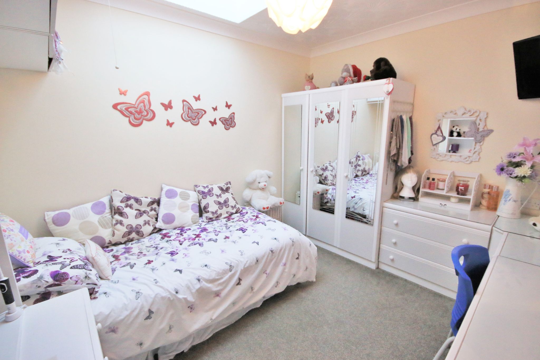 3 bedroom semi-detached bungalow Let in Wigan - Photograph 12.