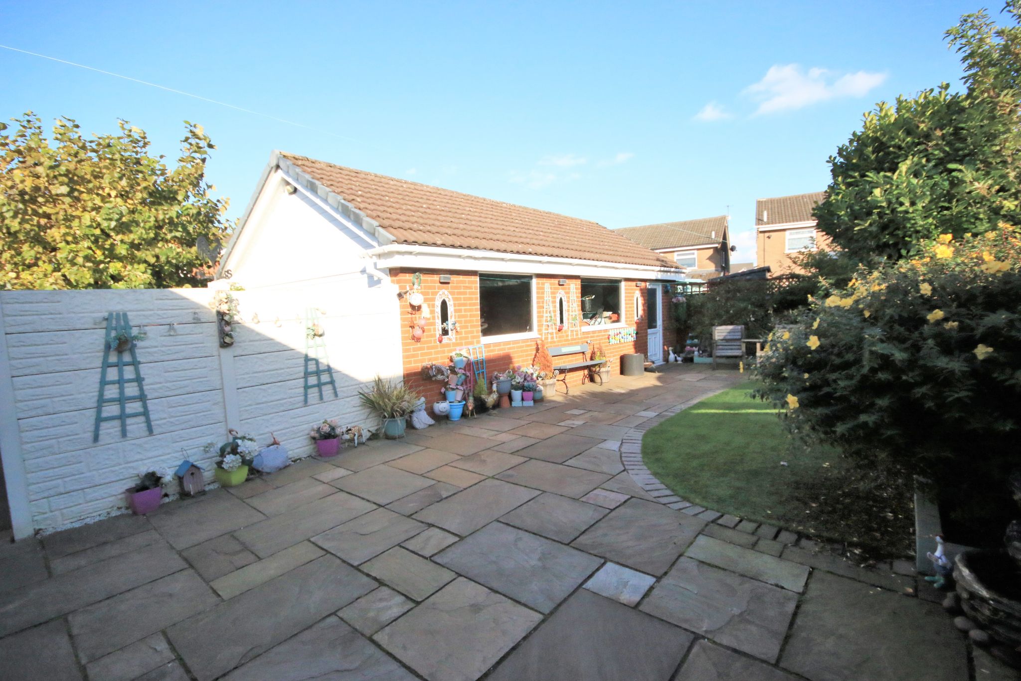 3 bedroom semi-detached bungalow Let in Wigan - Photograph 3.