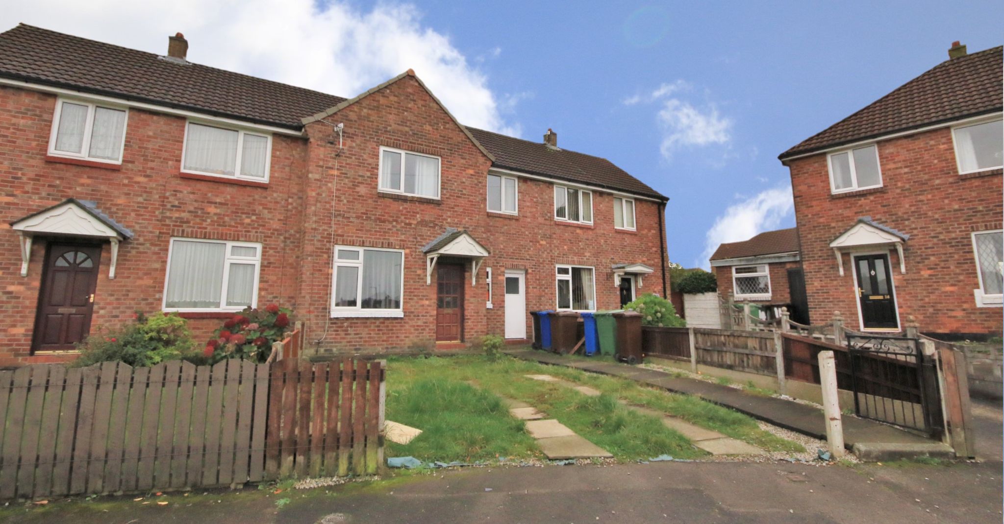 3 bedroom town house To Let in Wigan - Property photograph.