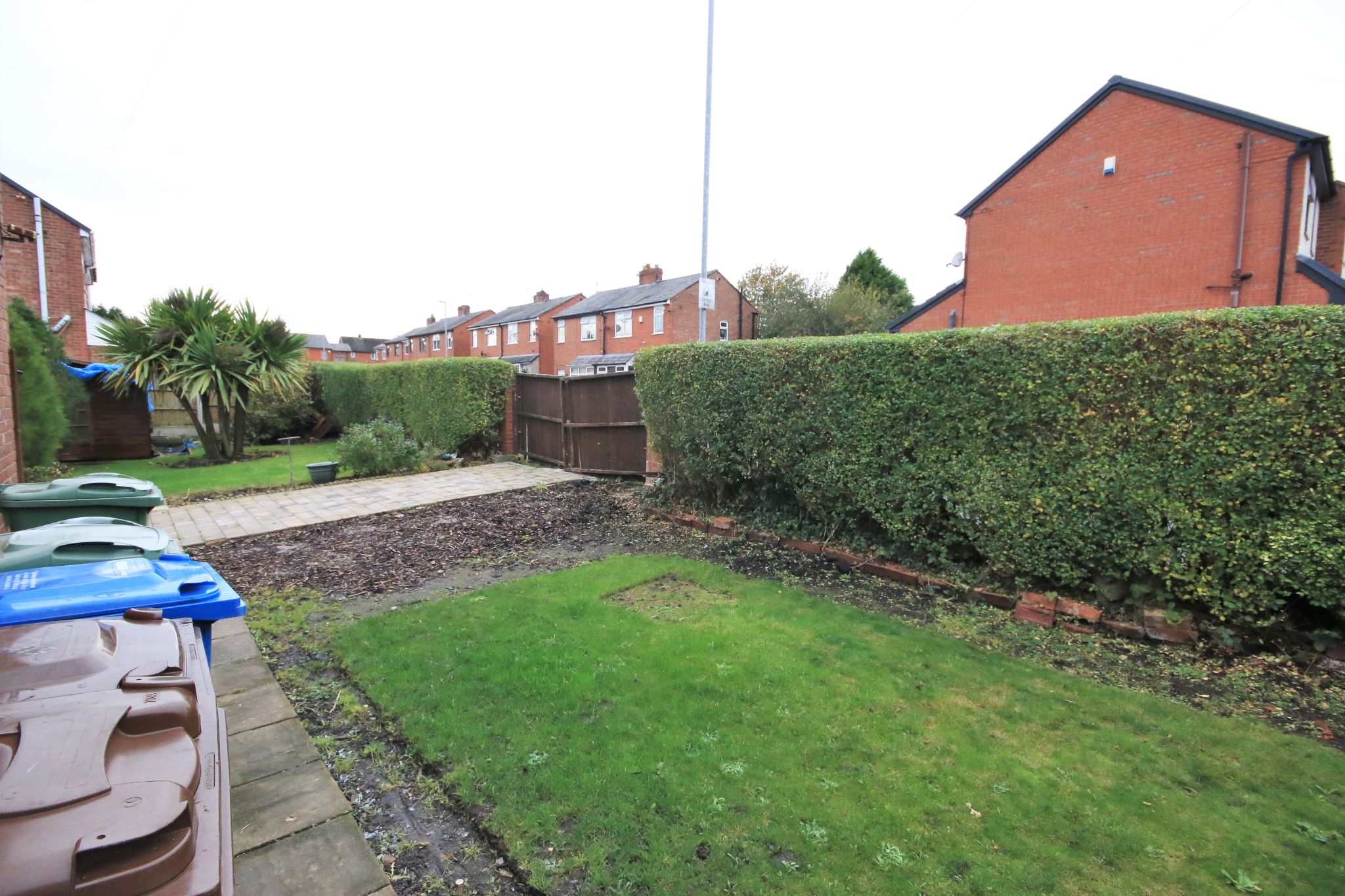 3 bedroom semi-detached house Let in Wigan - Photograph 11.