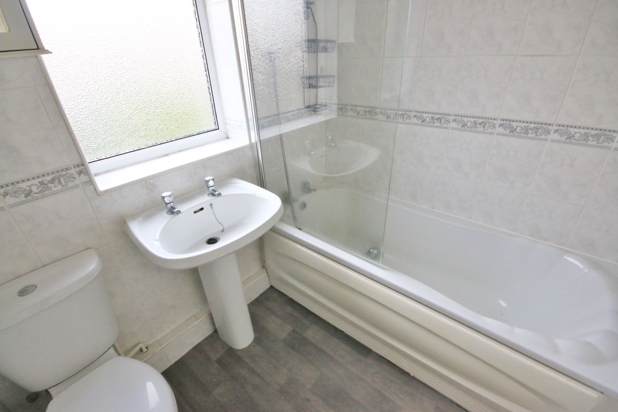 3 bedroom semi-detached house Let in Wigan - Photograph 9.