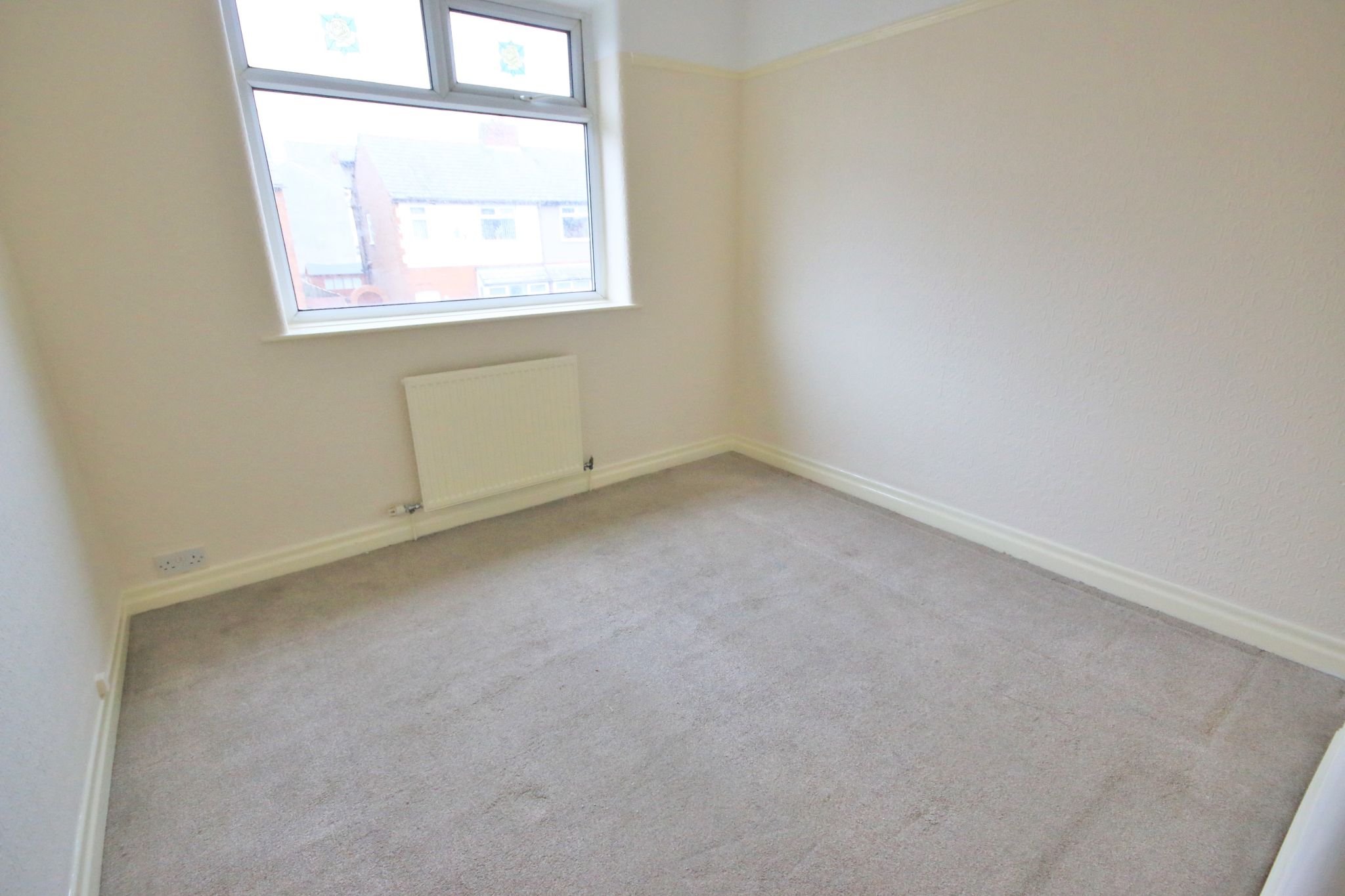 3 bedroom semi-detached house Let in Wigan - Photograph 7.