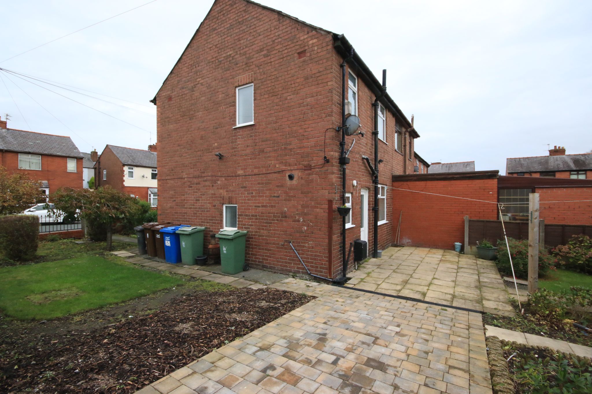 3 bedroom semi-detached house Let in Wigan - Photograph 13.