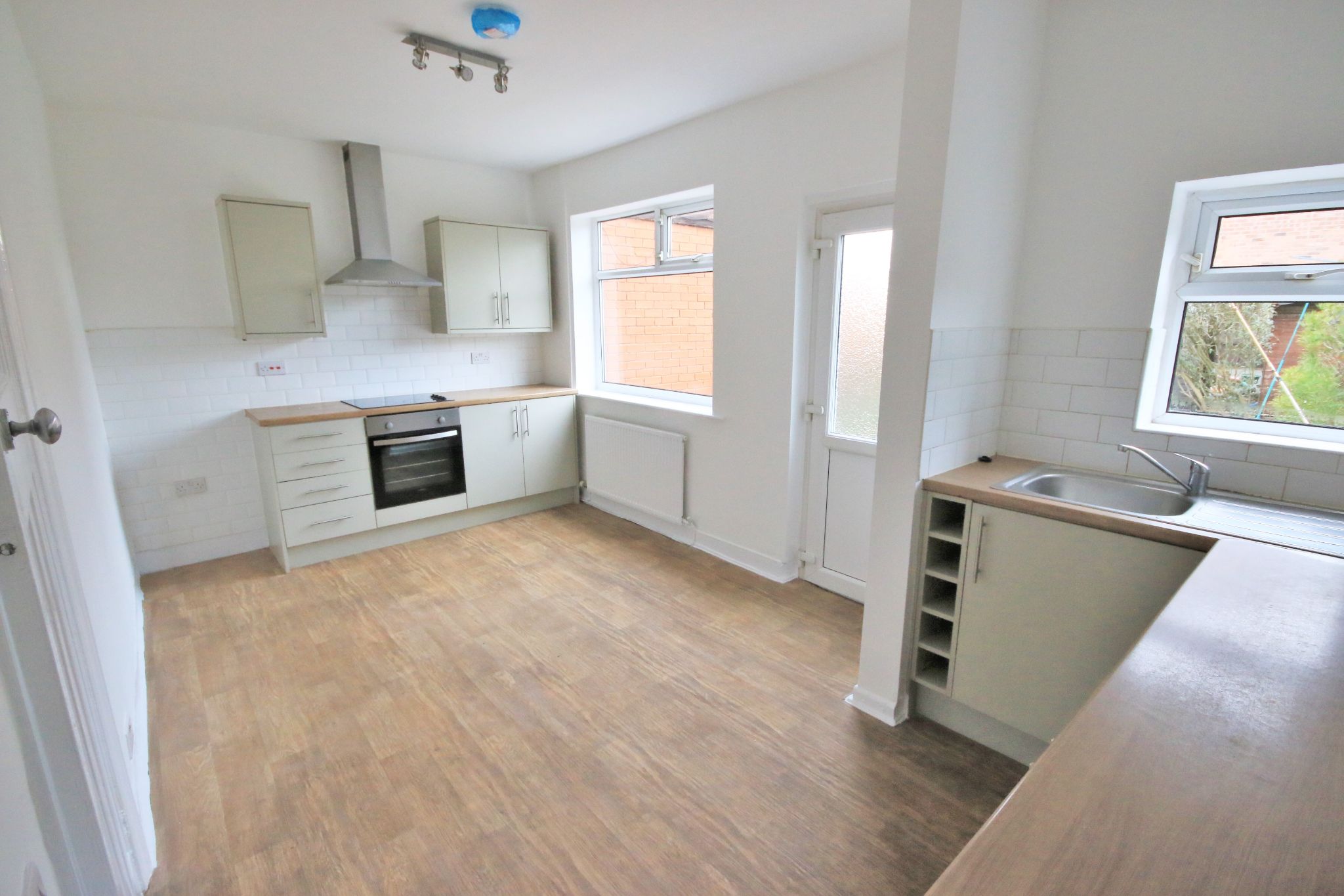 3 bedroom semi-detached house Let in Wigan - Photograph 5.