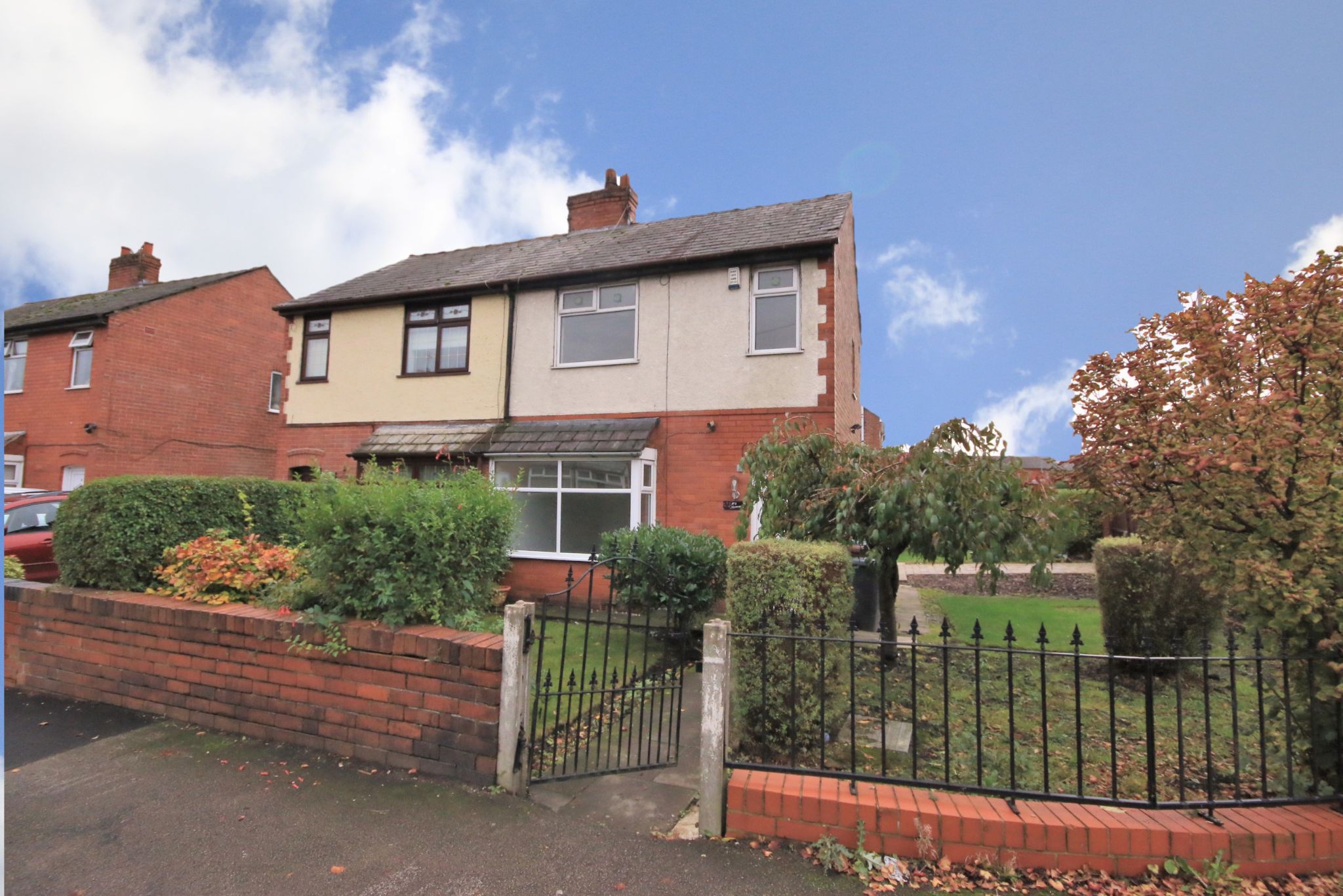 3 bedroom semi-detached house Let in Wigan - Photograph 1.