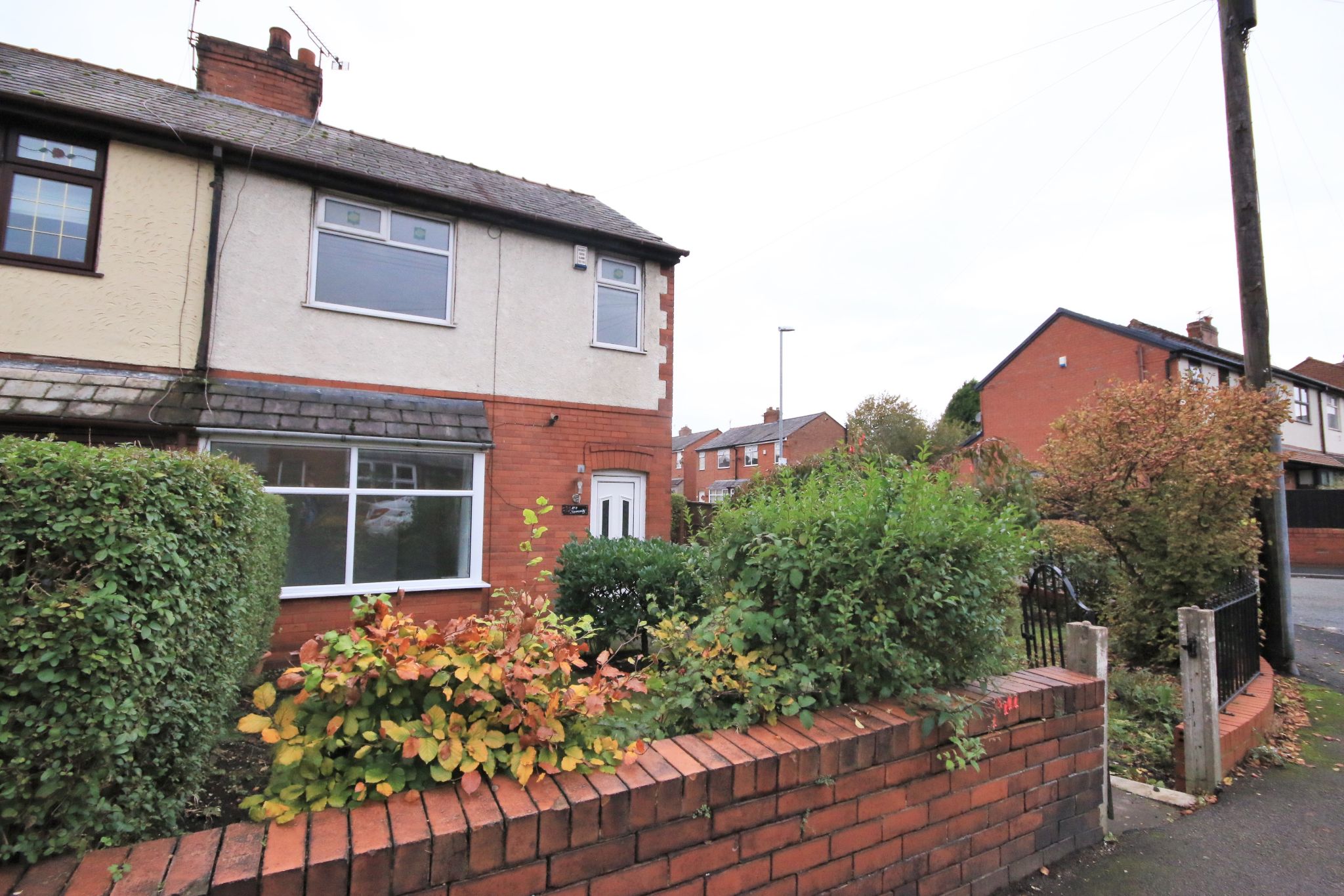 3 bedroom semi-detached house Let in Wigan - Photograph 2.
