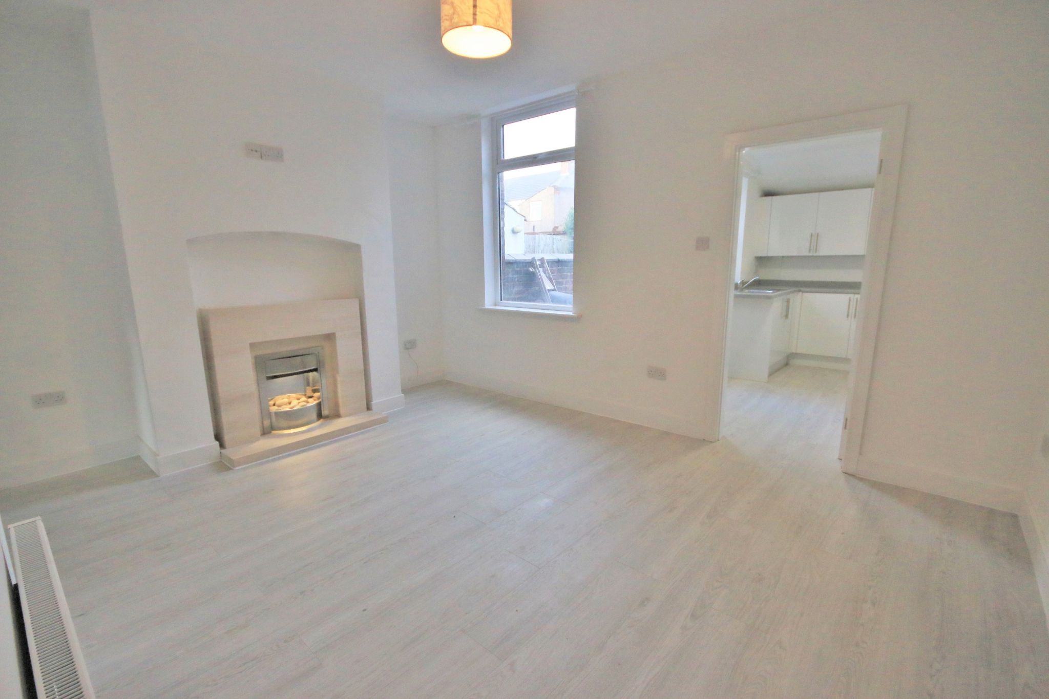 3 bedroom mid terraced house Let in Wigan - Photograph 5.