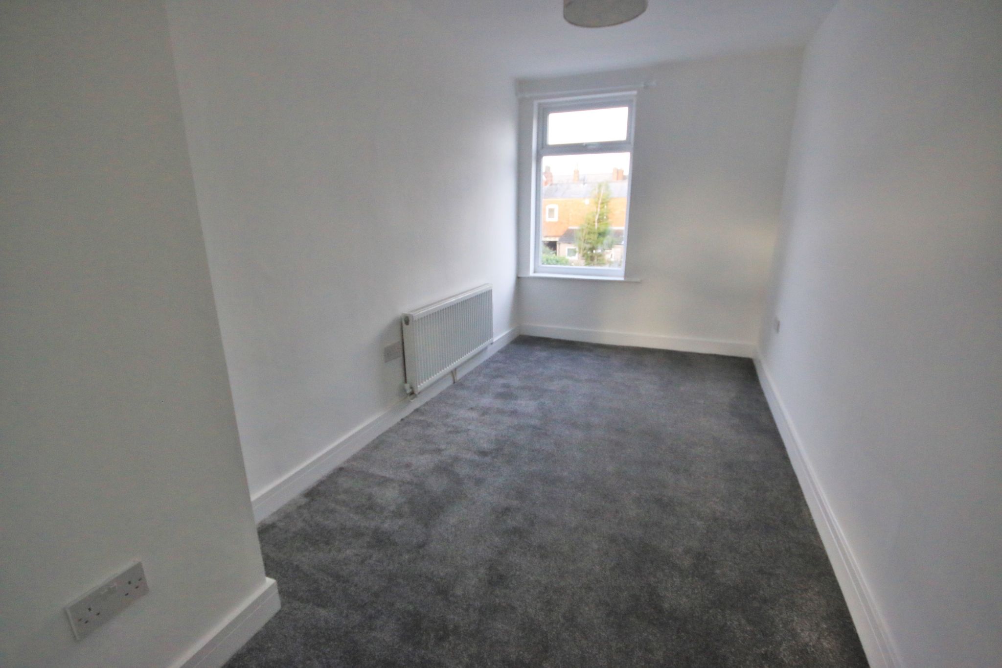 3 bedroom mid terraced house Let in Wigan - Photograph 14.
