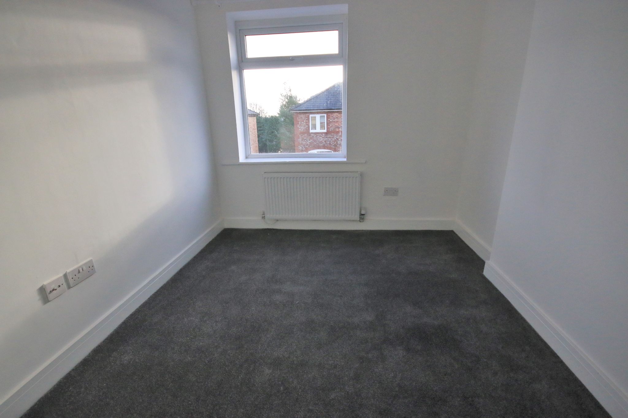 3 bedroom mid terraced house Let in Wigan - Photograph 12.