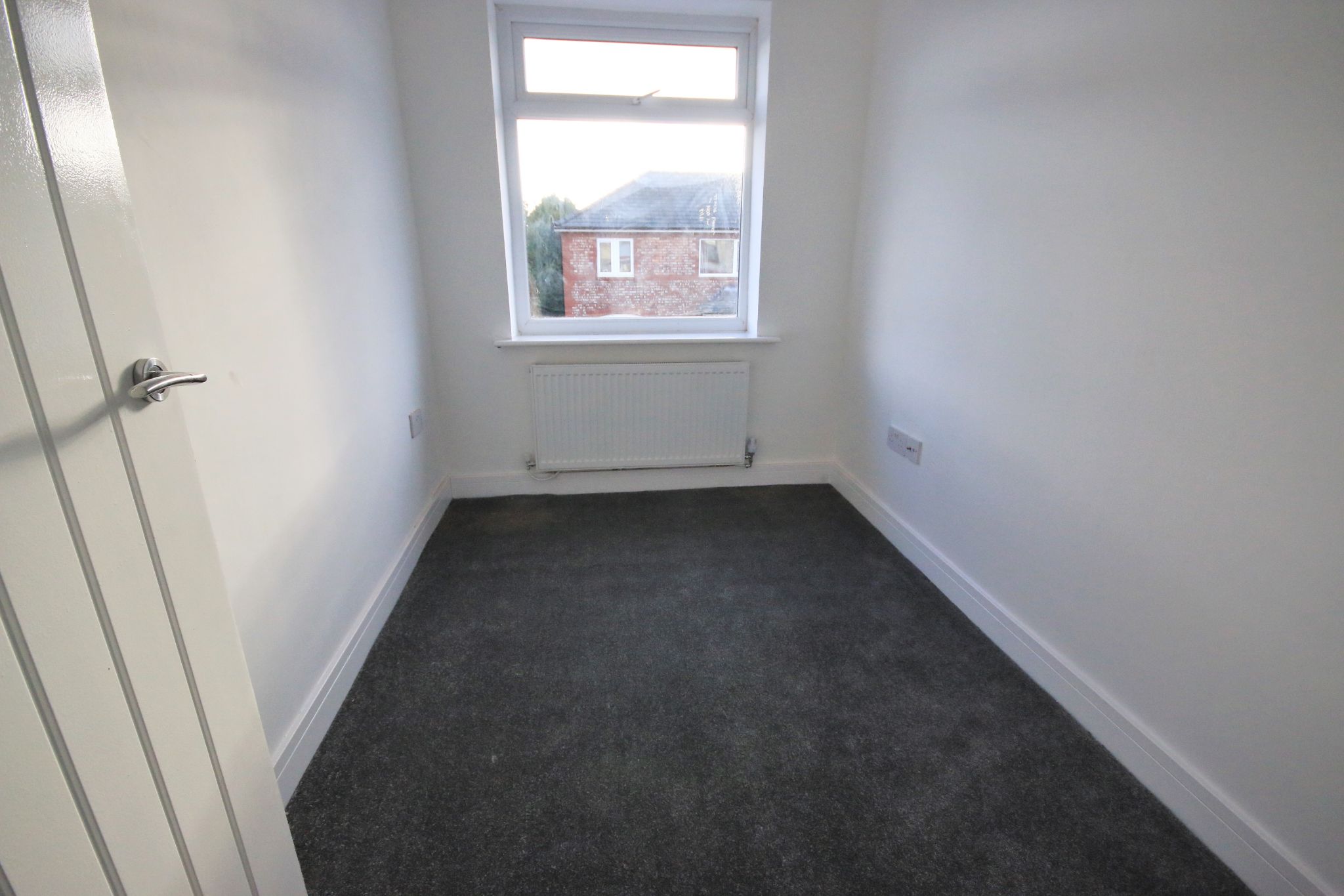 3 bedroom mid terraced house Let in Wigan - Photograph 13.