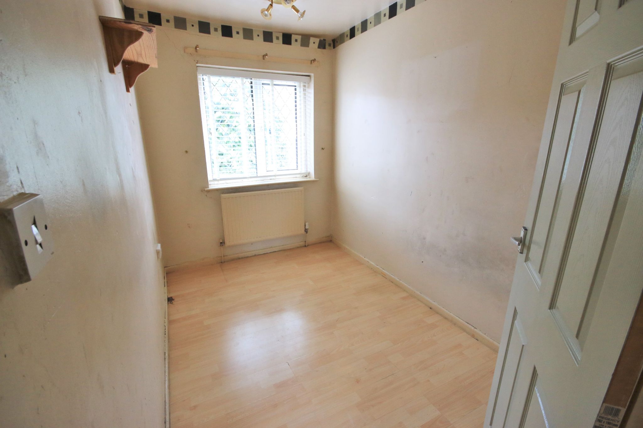 3 bedroom semi-detached house Let in Wigan - Photograph 8.