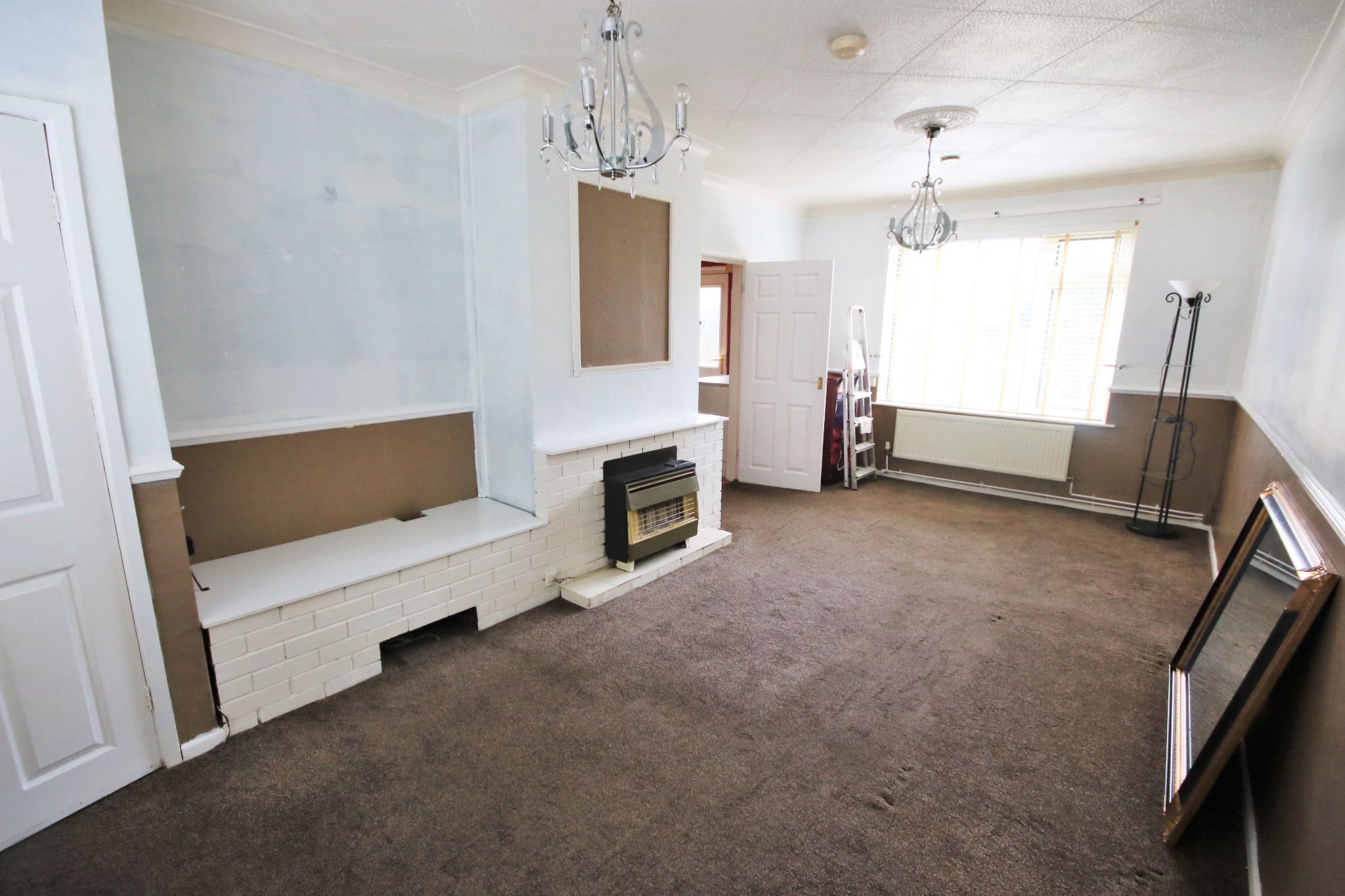 3 bedroom semi-detached house Let in Wigan - Photograph 4.