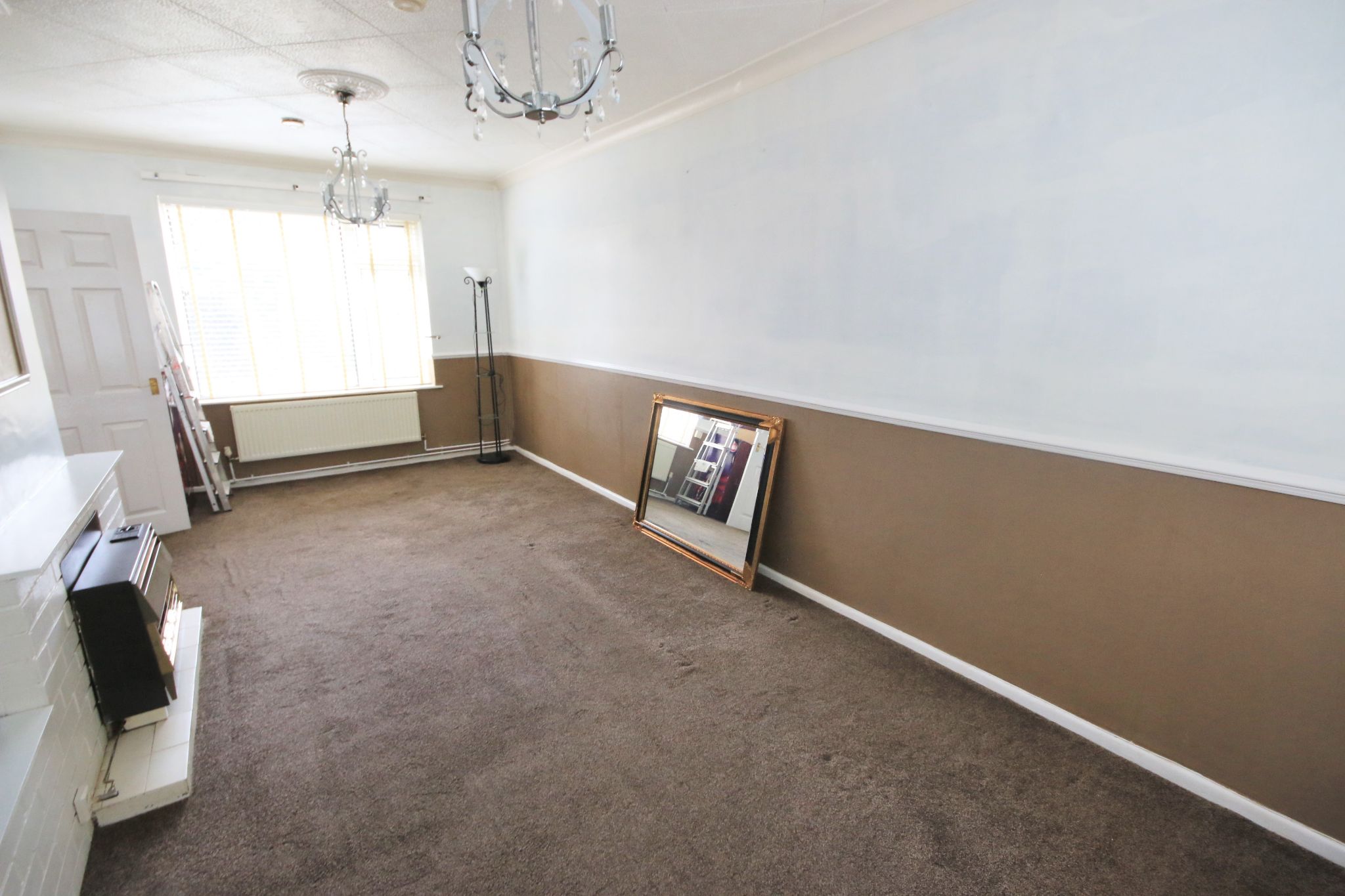 3 bedroom semi-detached house Let in Wigan - Photograph 3.