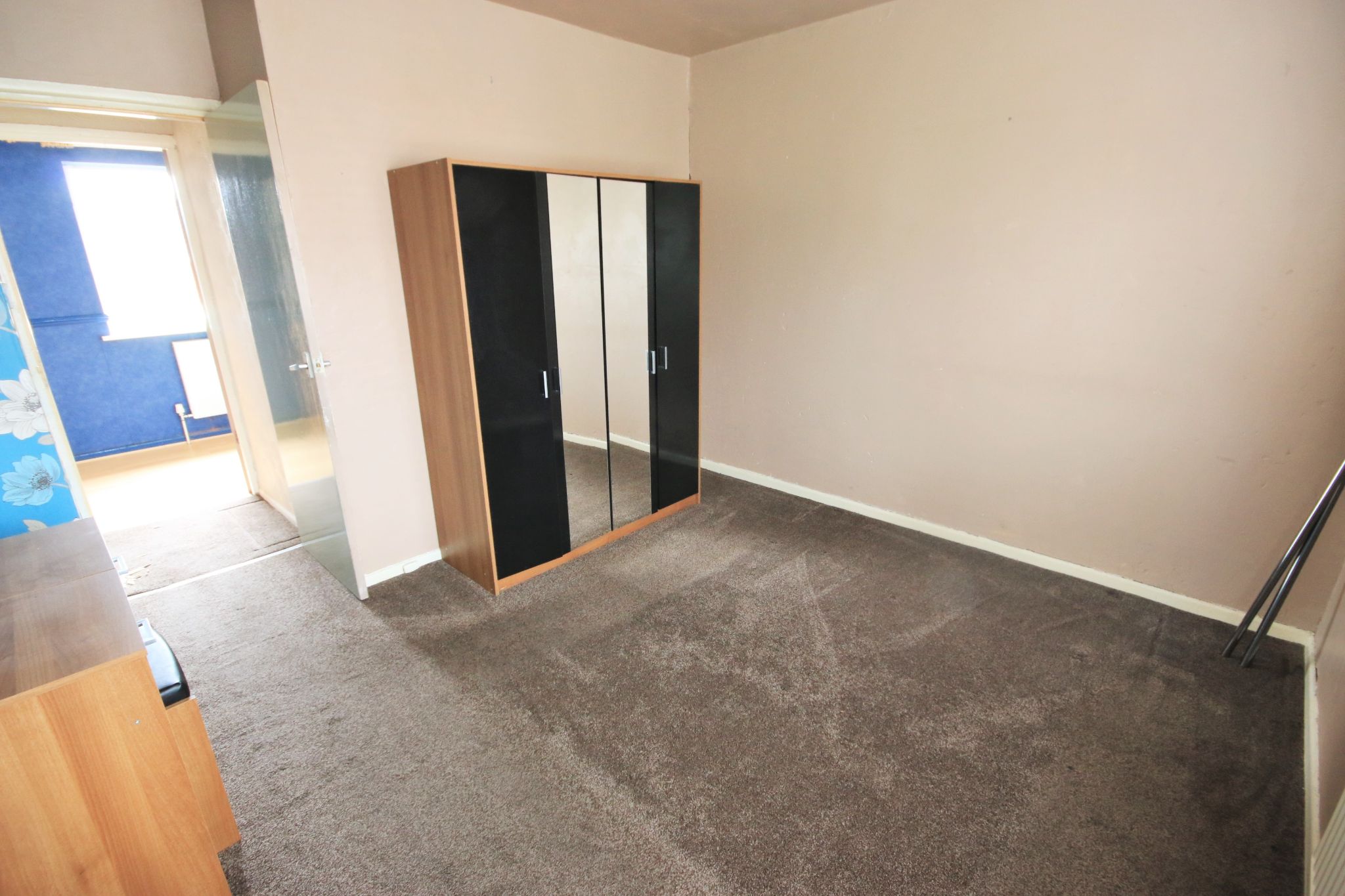 3 bedroom semi-detached house Let in Wigan - Photograph 6.