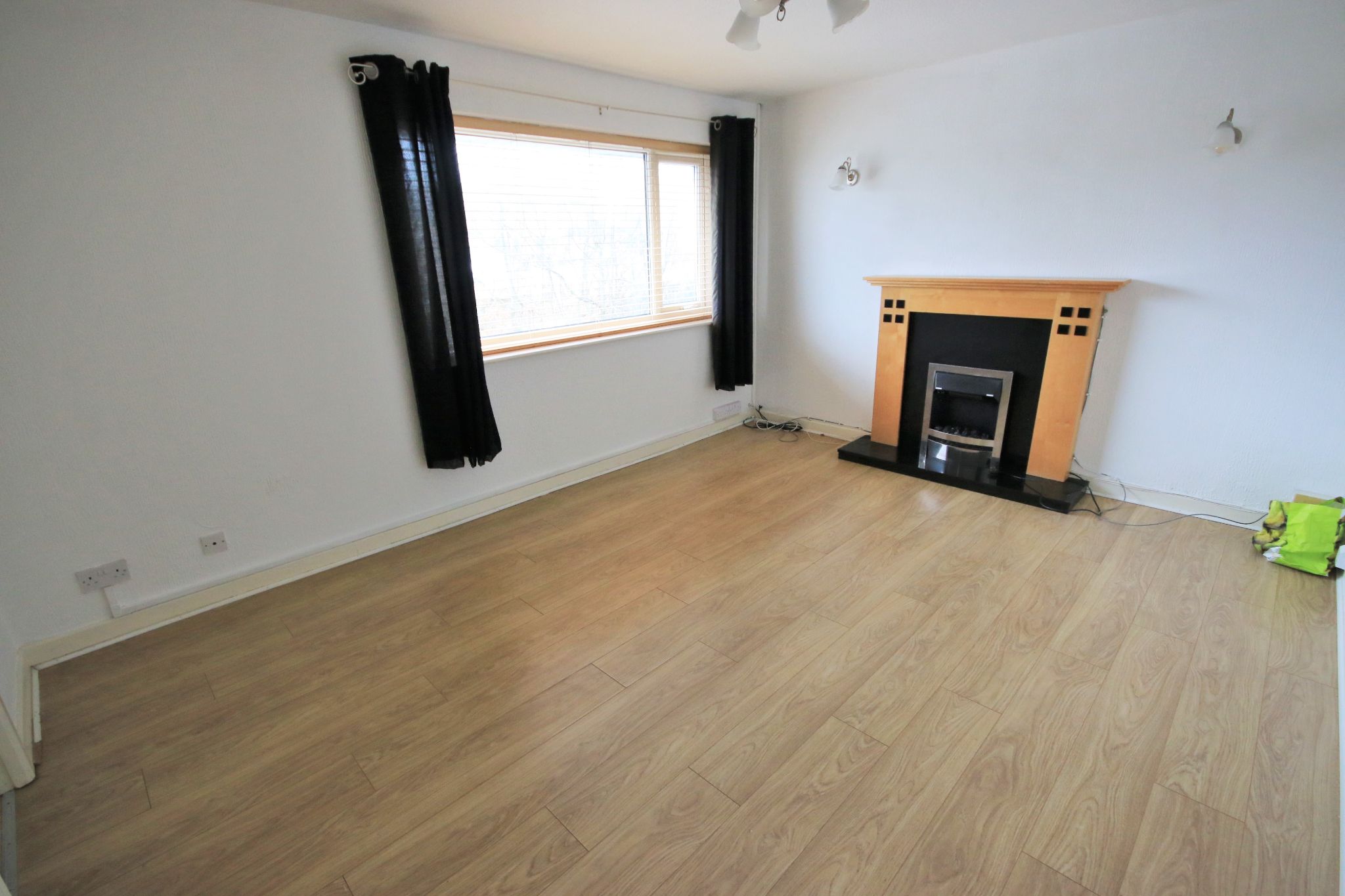 2 bedroom apartment flat/apartment Let in Wigan - Photograph 2.