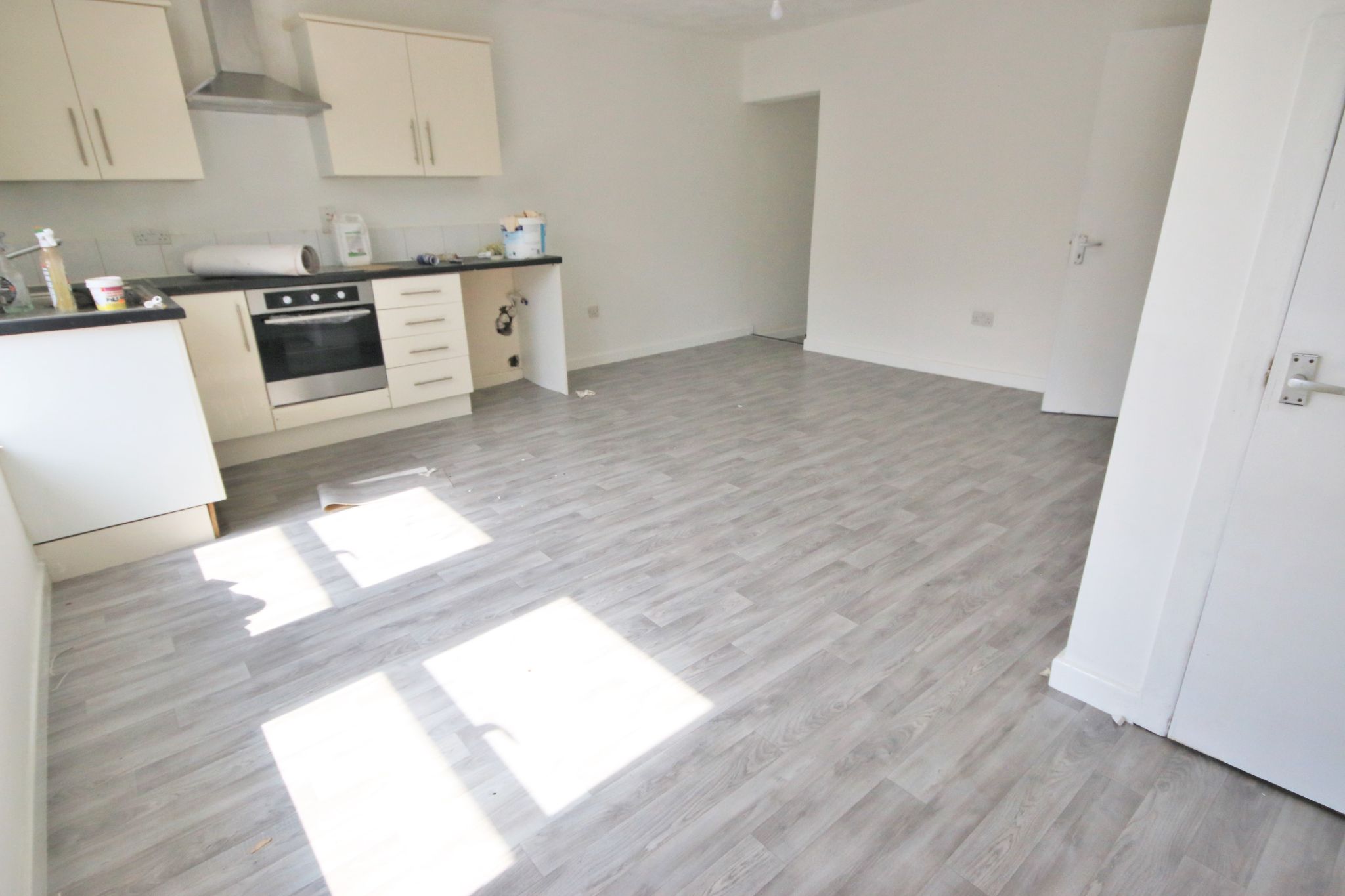 1 bedroom apartment flat/apartment Let in Wigan - Photograph 2.