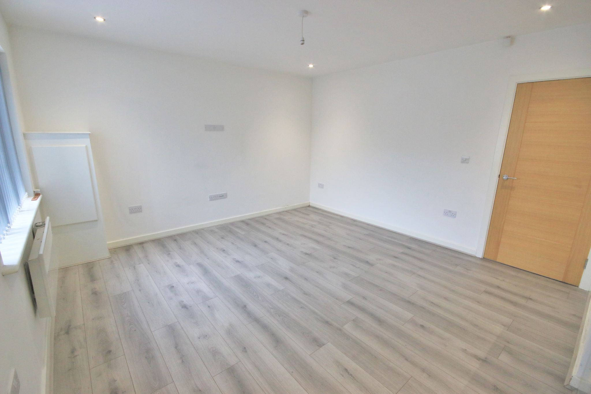 2 bedroom apartment flat/apartment Let in Formby - Photograph 2.