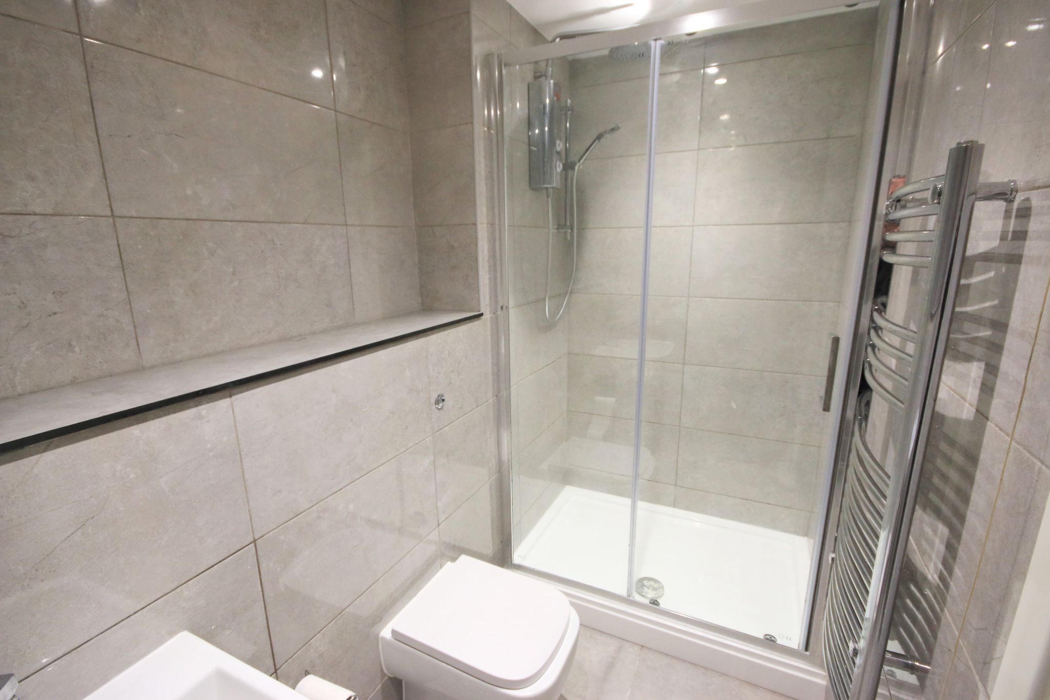 2 bedroom apartment flat/apartment Let in Formby - Photograph 10.