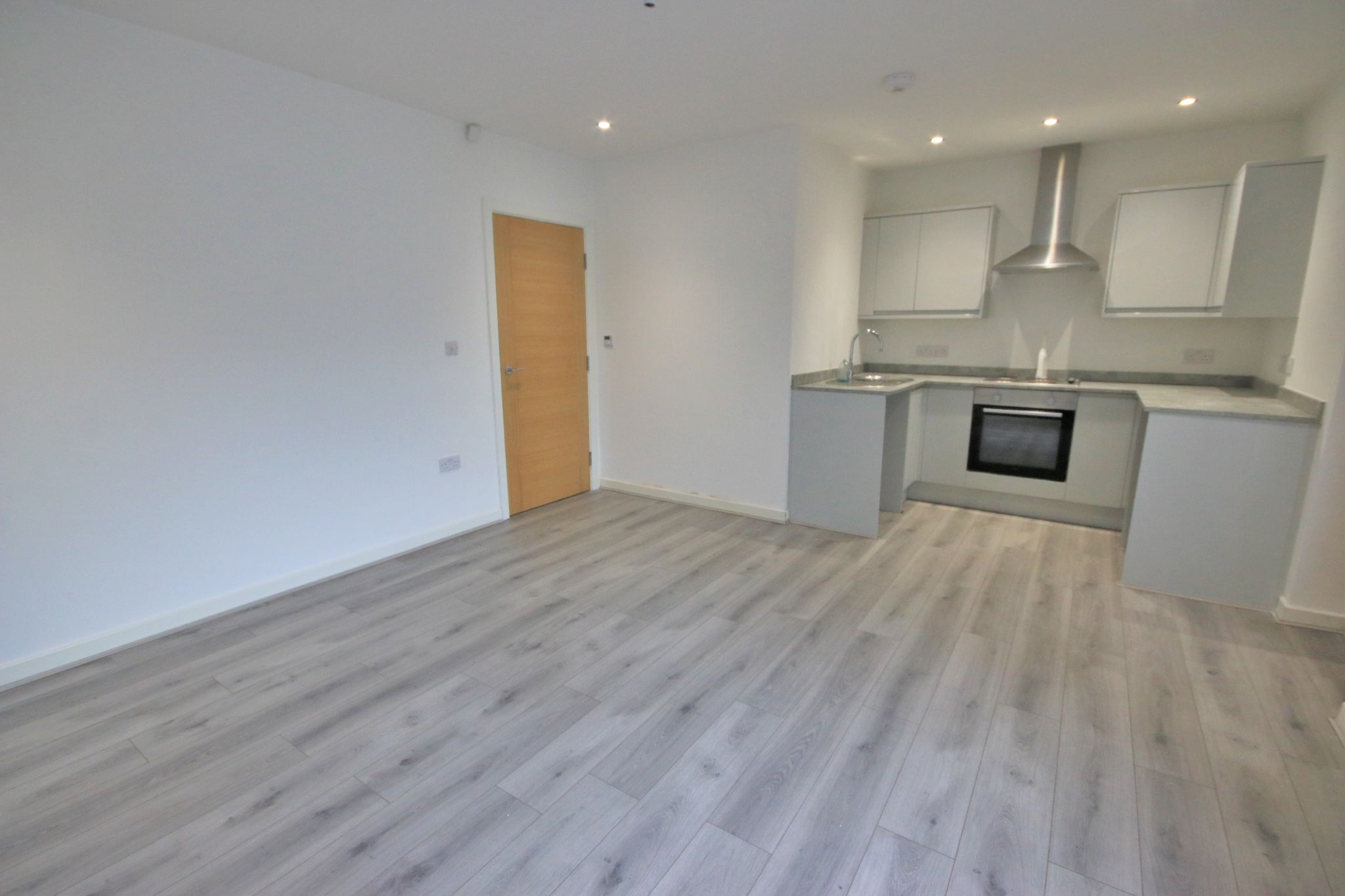 2 bedroom apartment flat/apartment Let in Formby - Photograph 3.